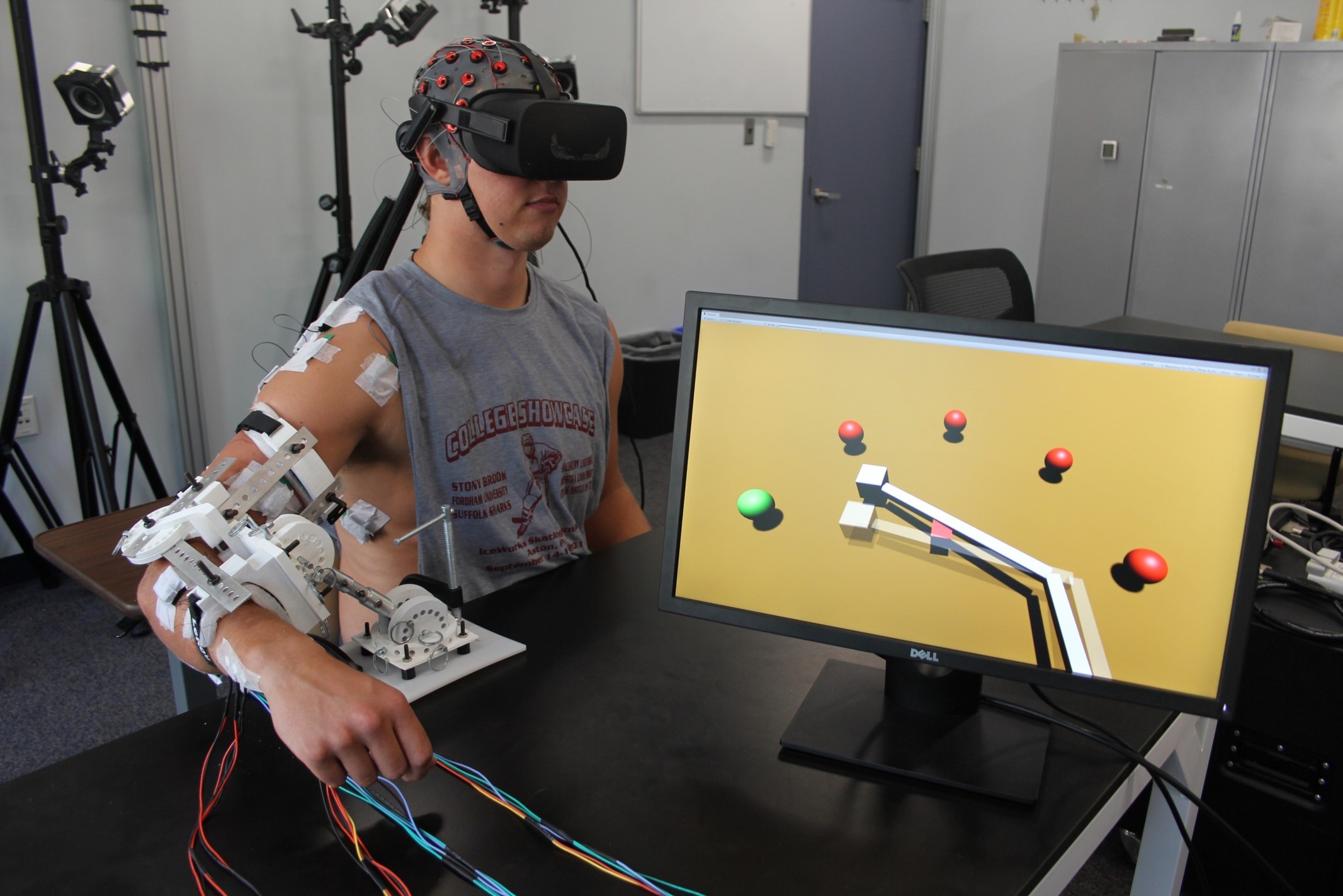 photo of Nataraj's student in VR classroom