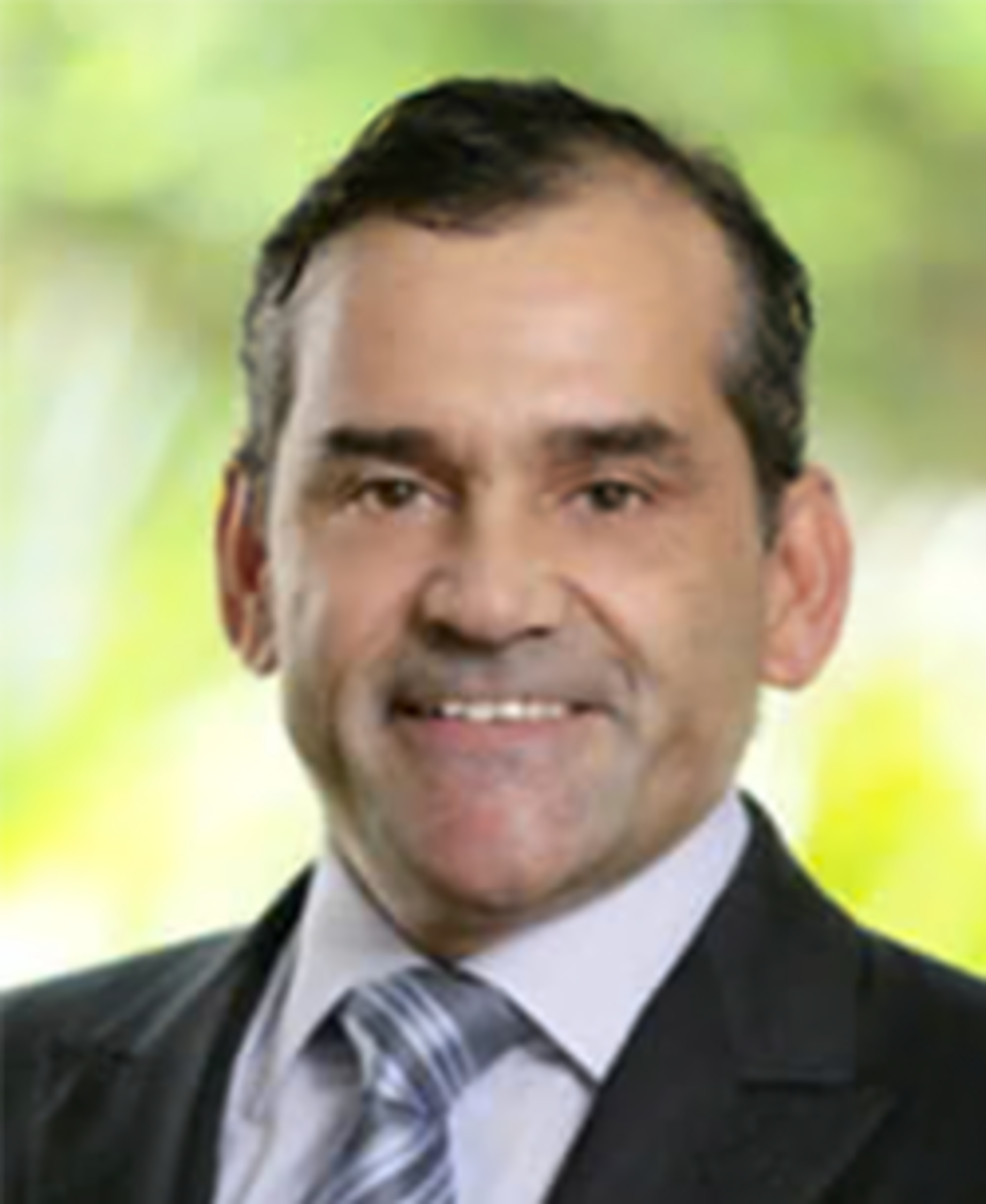 Headshot of Andrew Leon