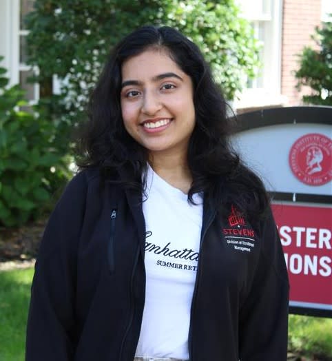 Portrait photo of Tanya Avadia