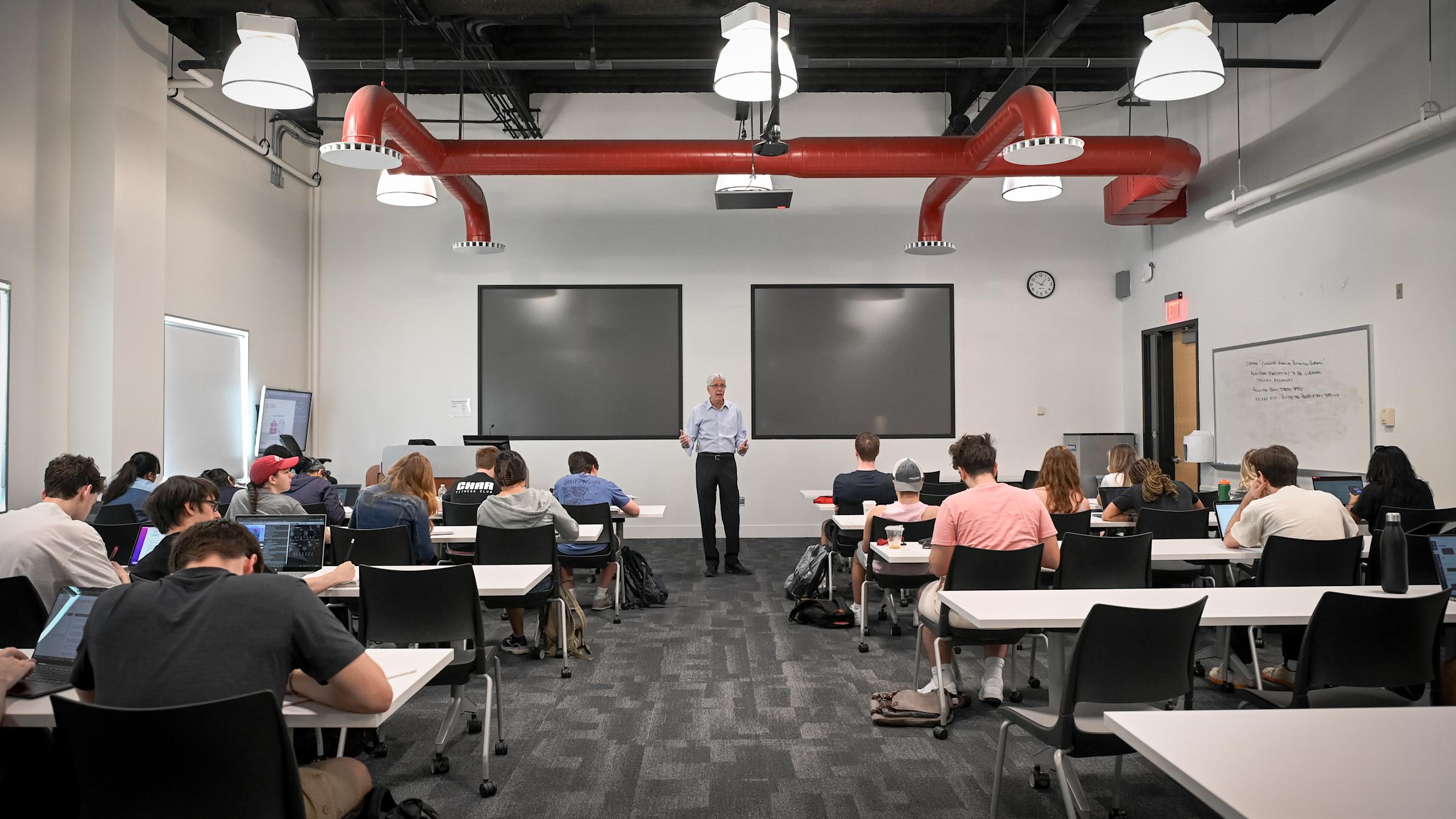 Richard Anderson teaching Macroeconomics