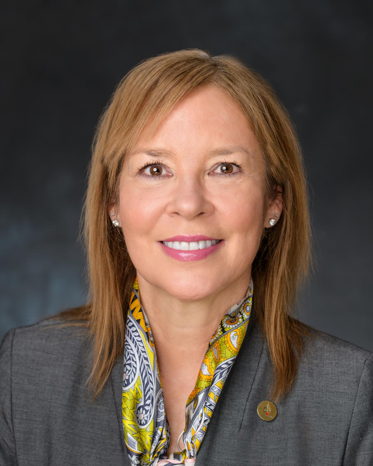 Beth McGrath headshot