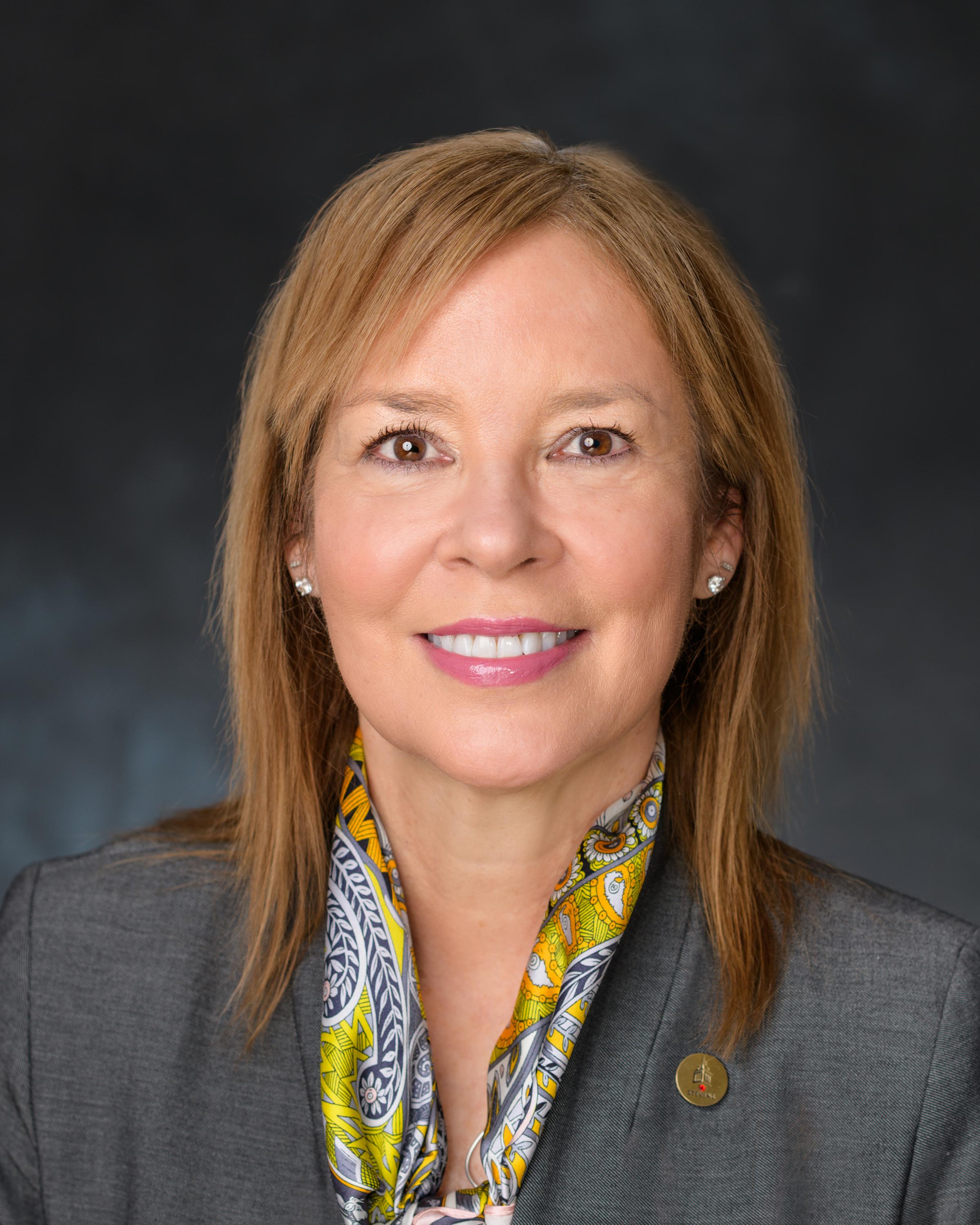 Beth McGrath headshot