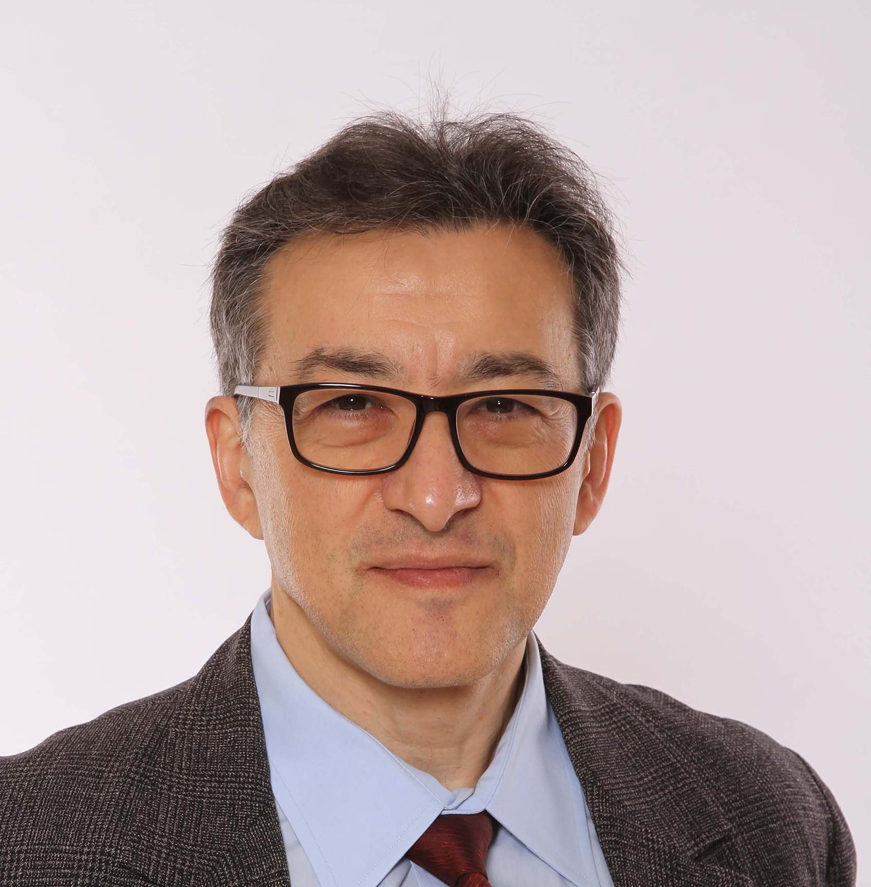 Headshot of Mikhail Oet