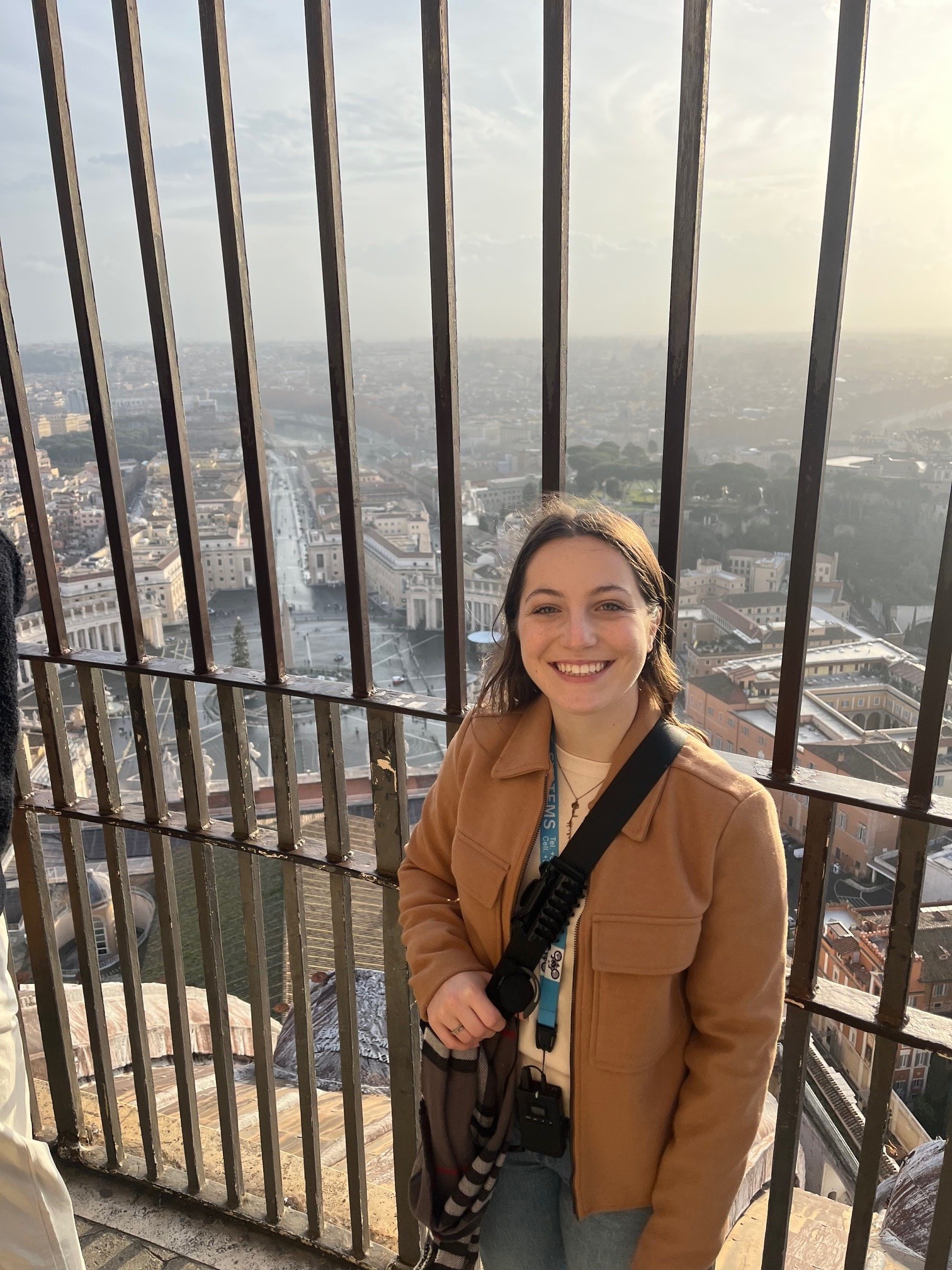 Hailey Tanner ’21 poses for a scenic picture on the roof of a building