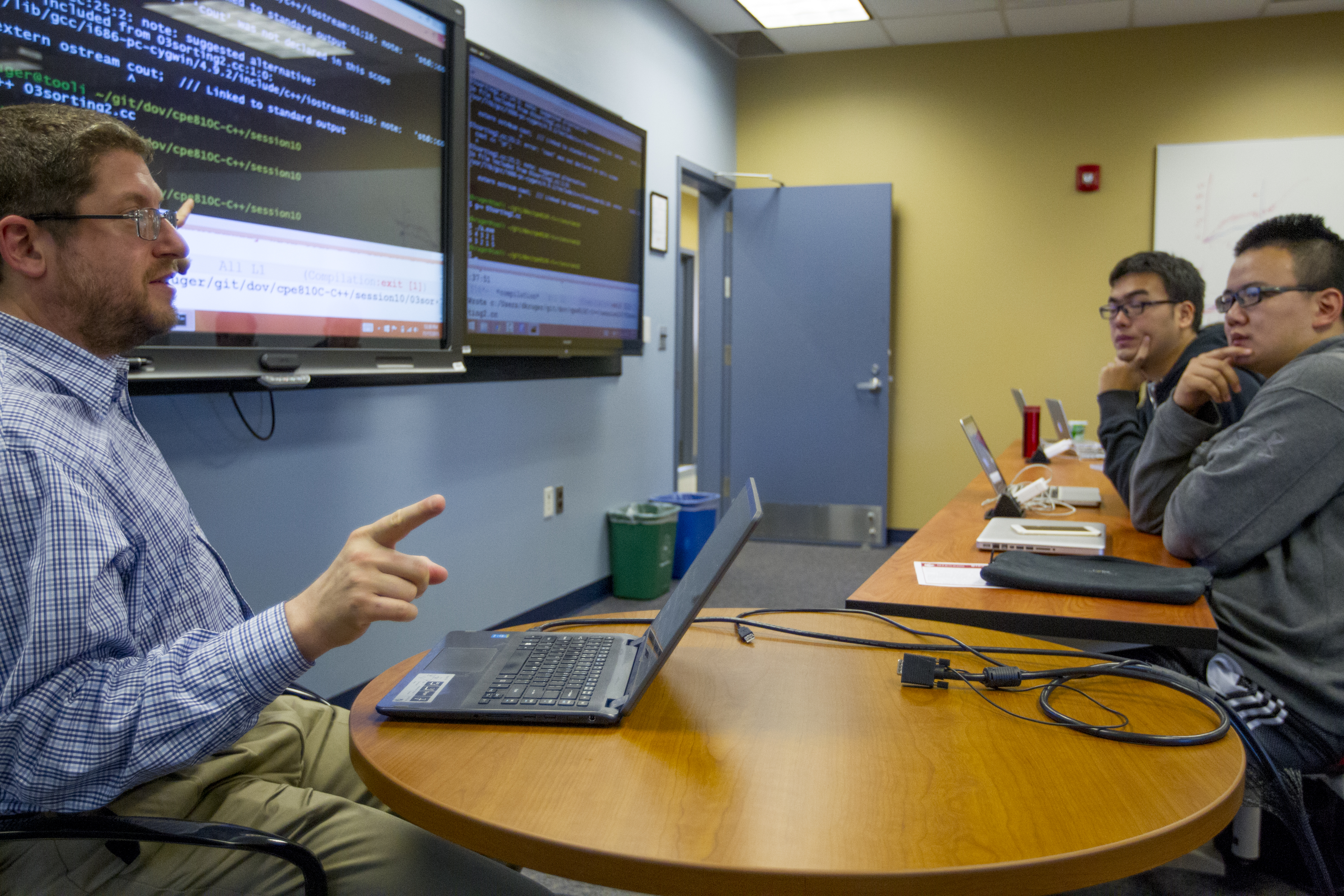 Dov Kruger teaching class
