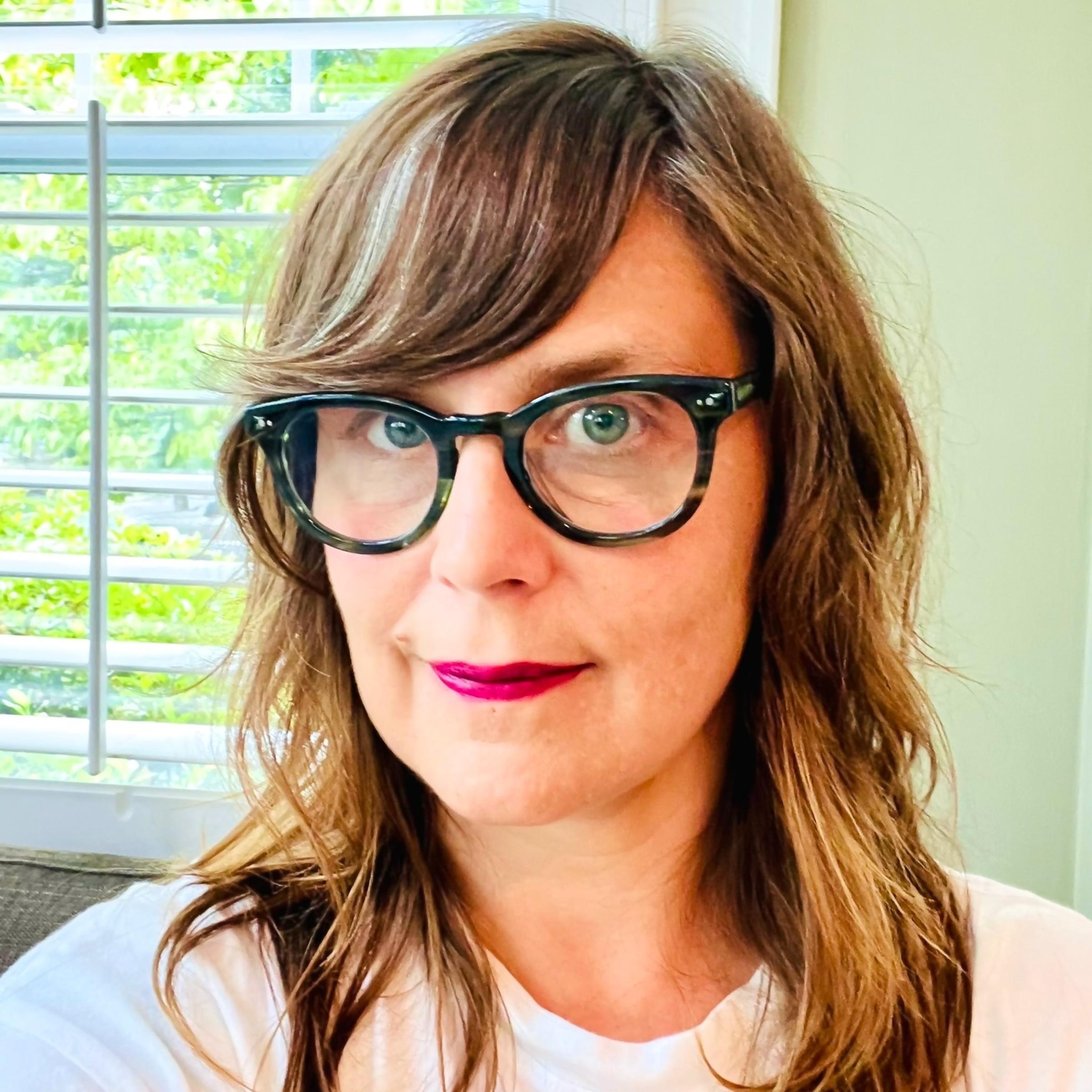 Amber Benezra Headshot