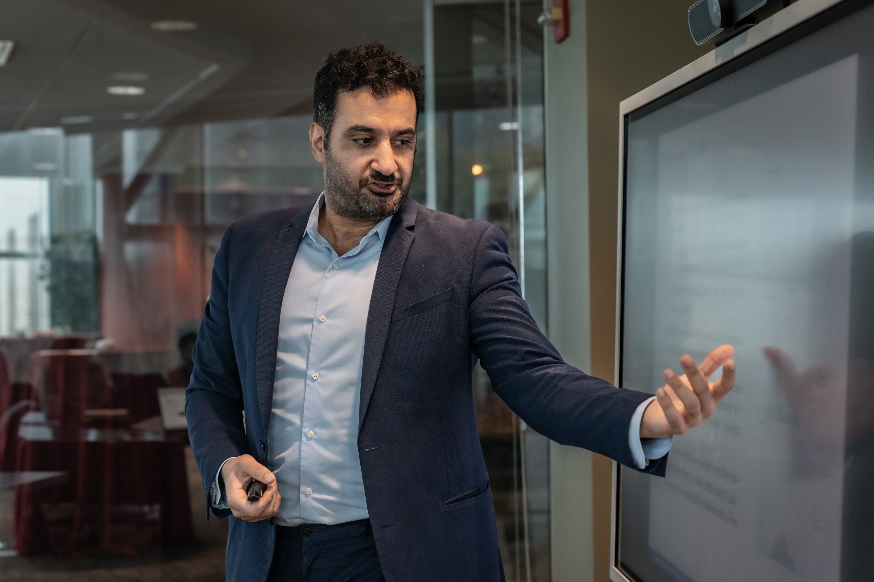 Majeed Simaan giving a presentation