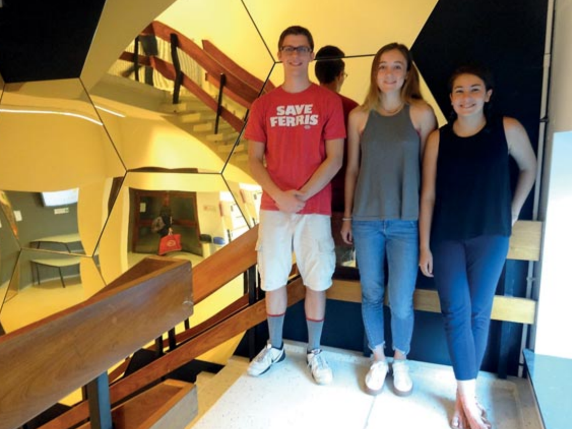 Students posing at KU Leuven during their internship abroad in Belgium