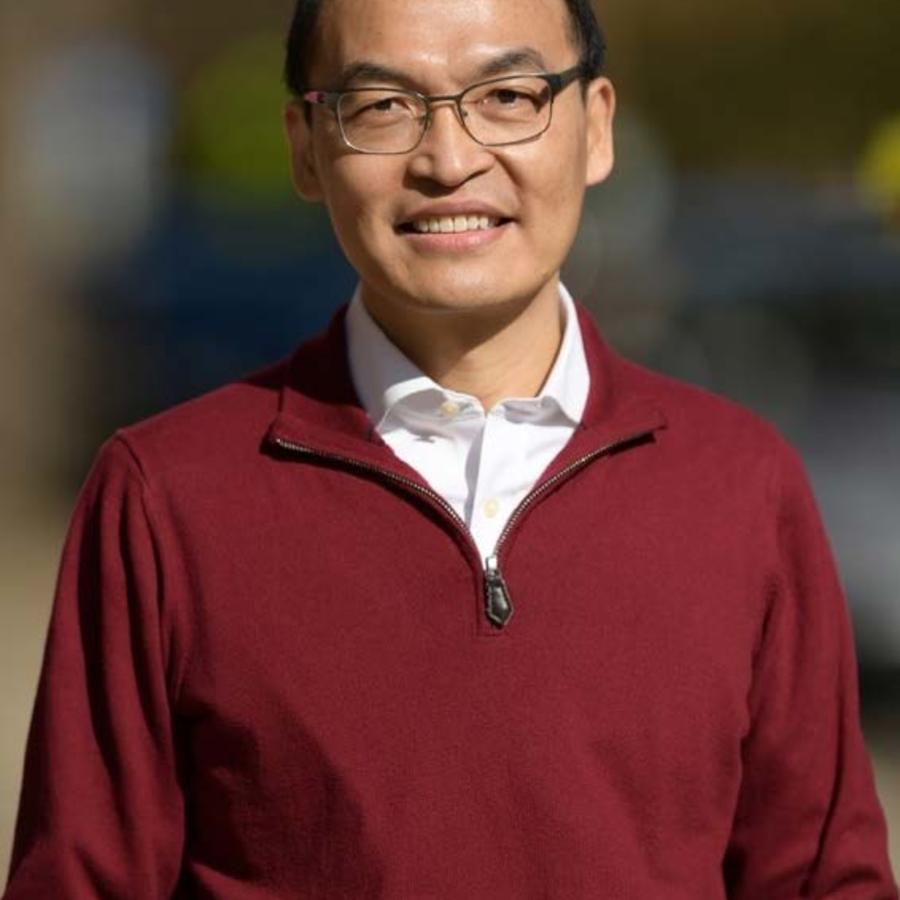 Headshot of Liuren Wu