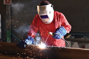 welder working