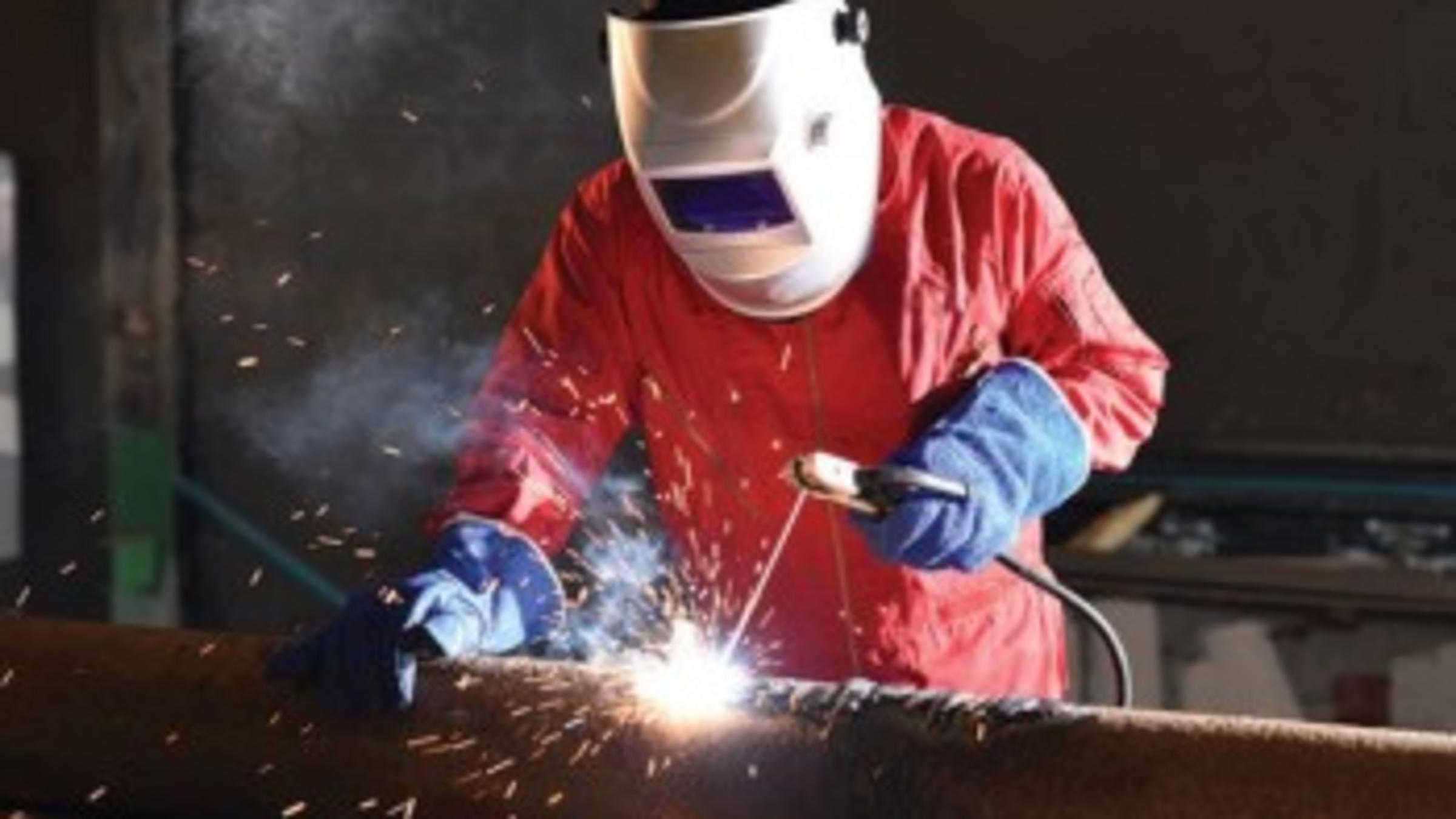 welder working