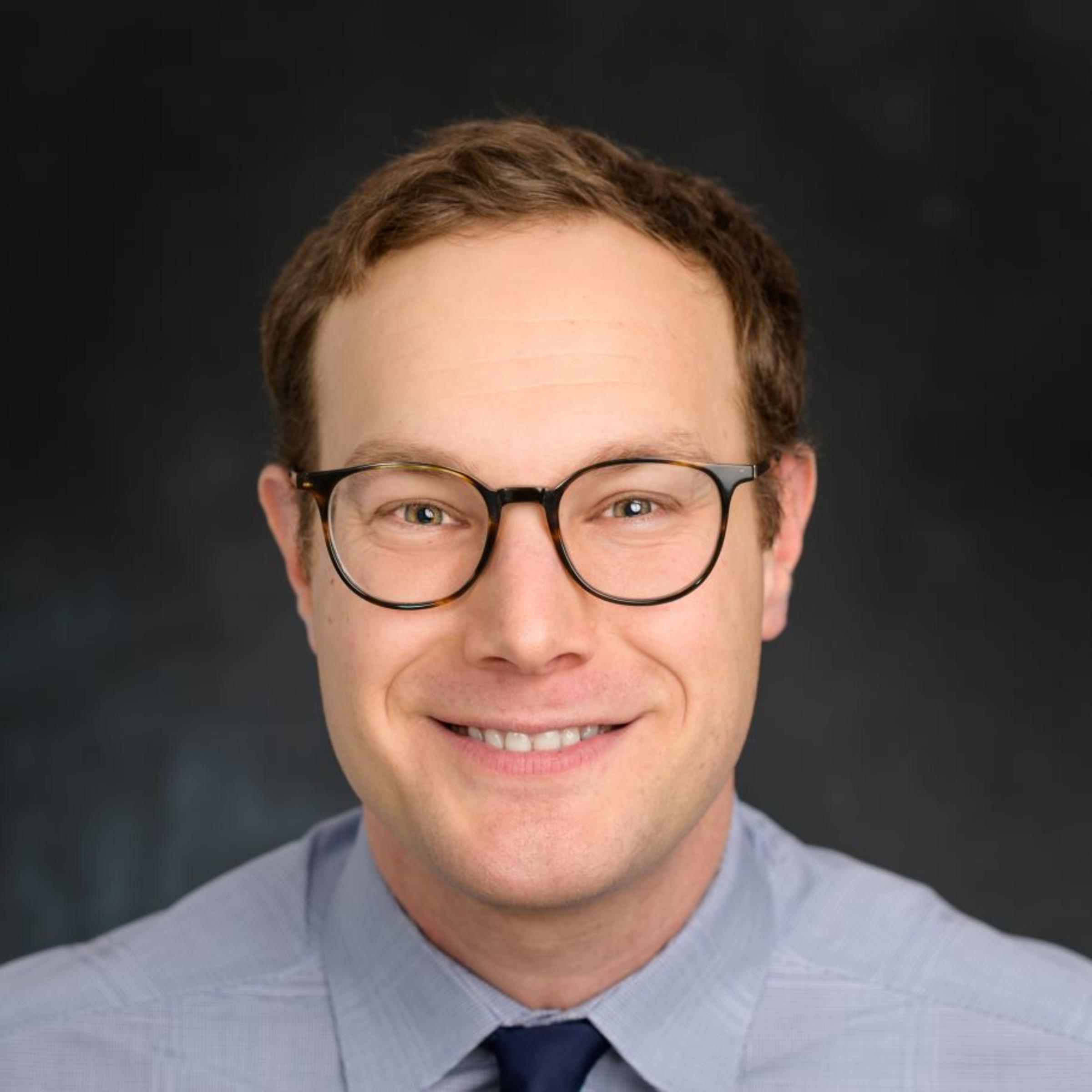 Portrait Photo of Aaron Garfinkel