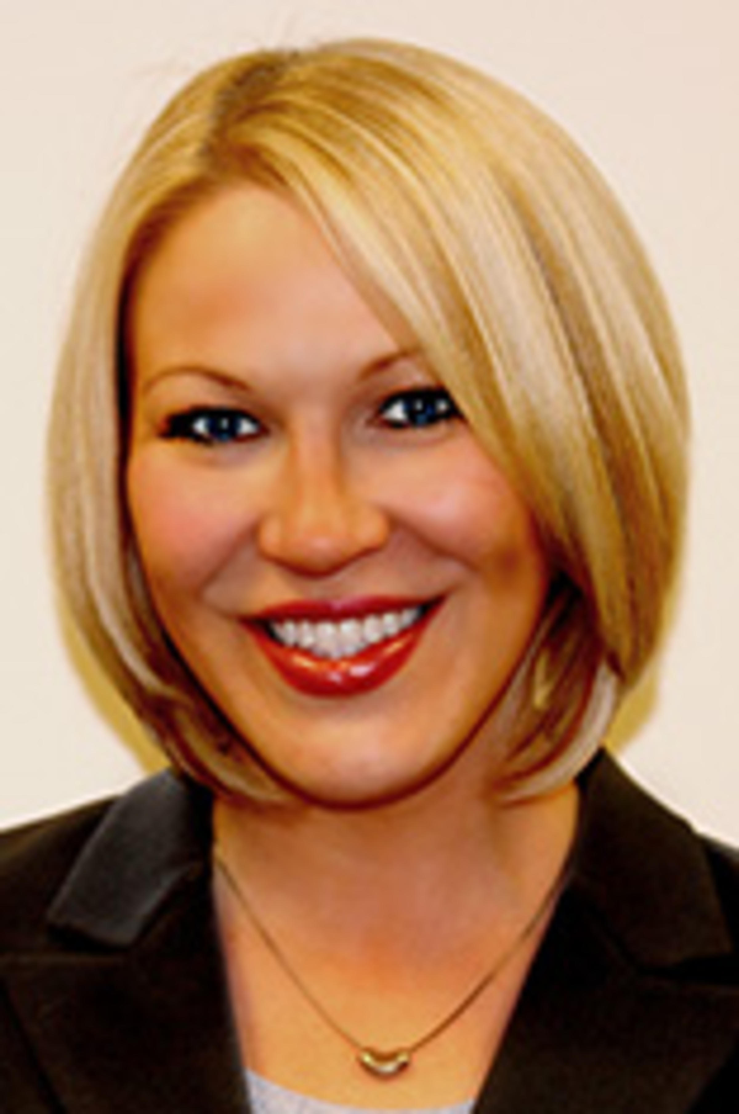 Cindy Dever headshot