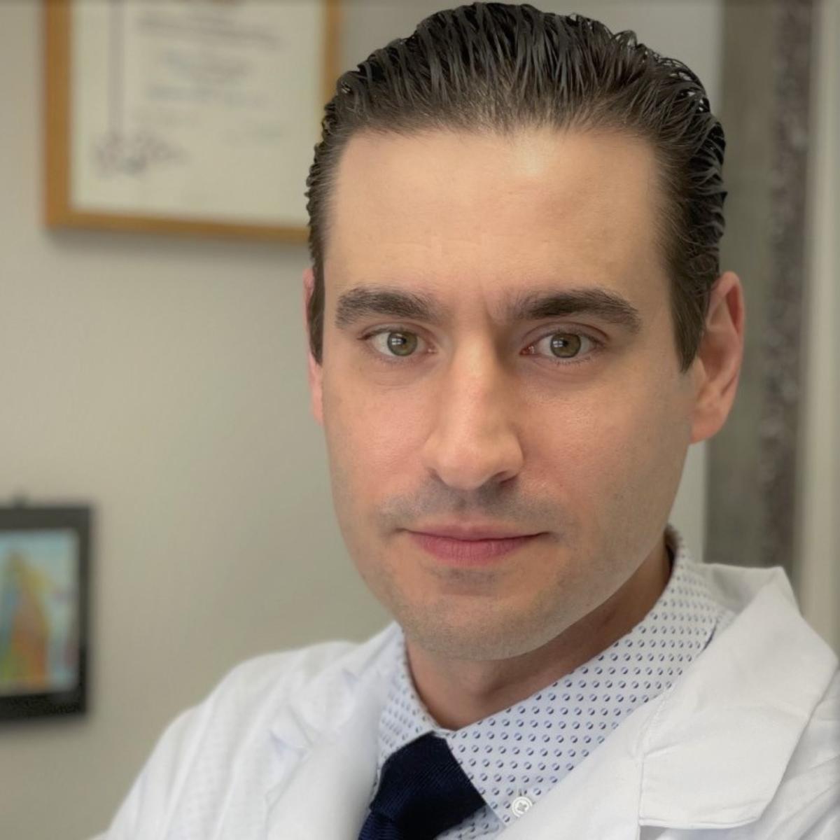 Dr. Steven Toth ’04, DMD