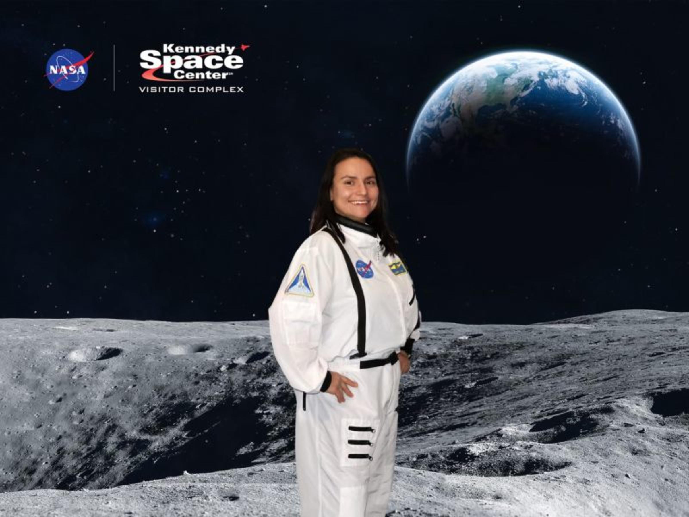 Stevens graduate student in space suitm, visiting NASA facility