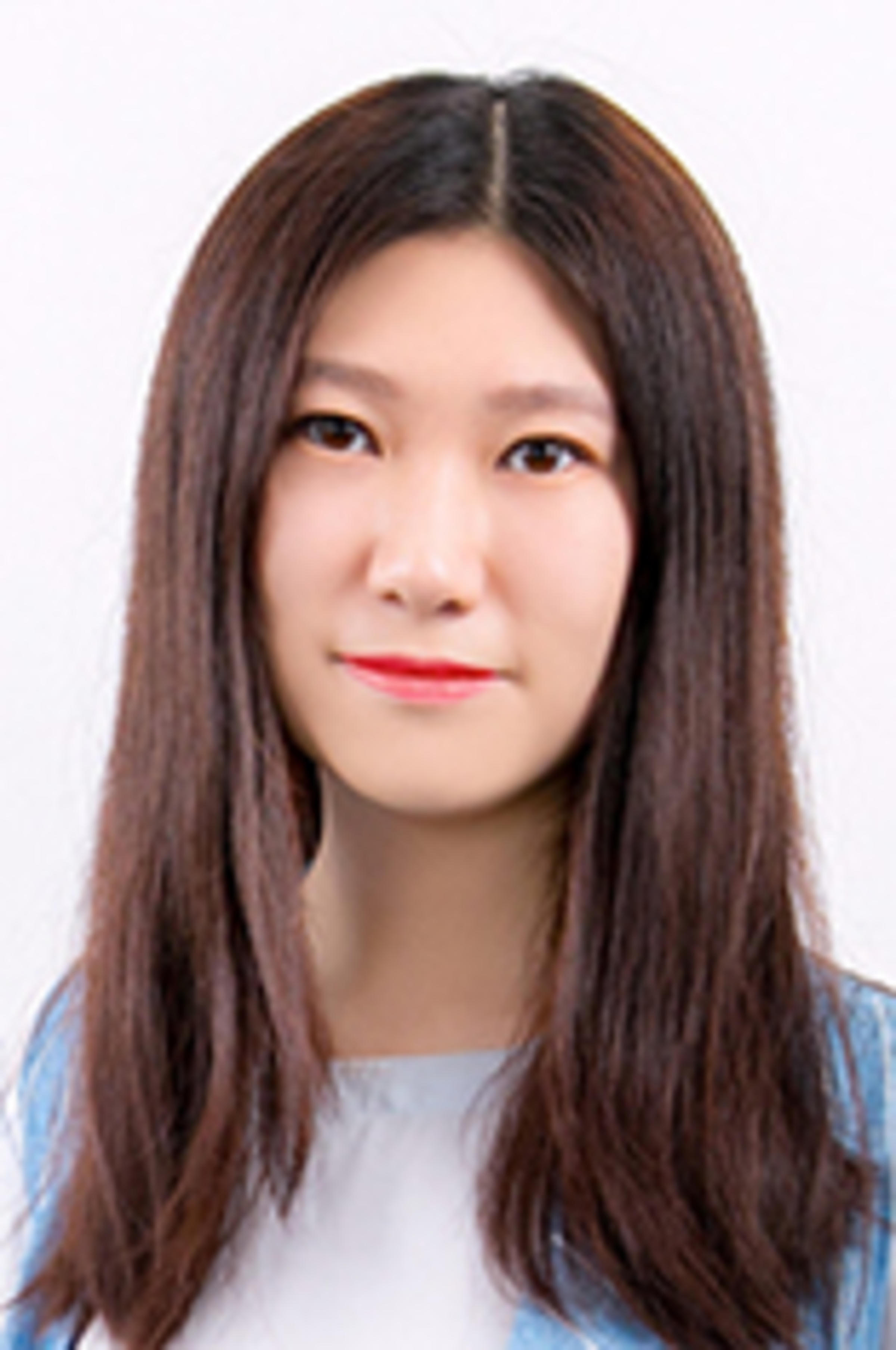 Headshot of Jiahui Bi against a white background.
