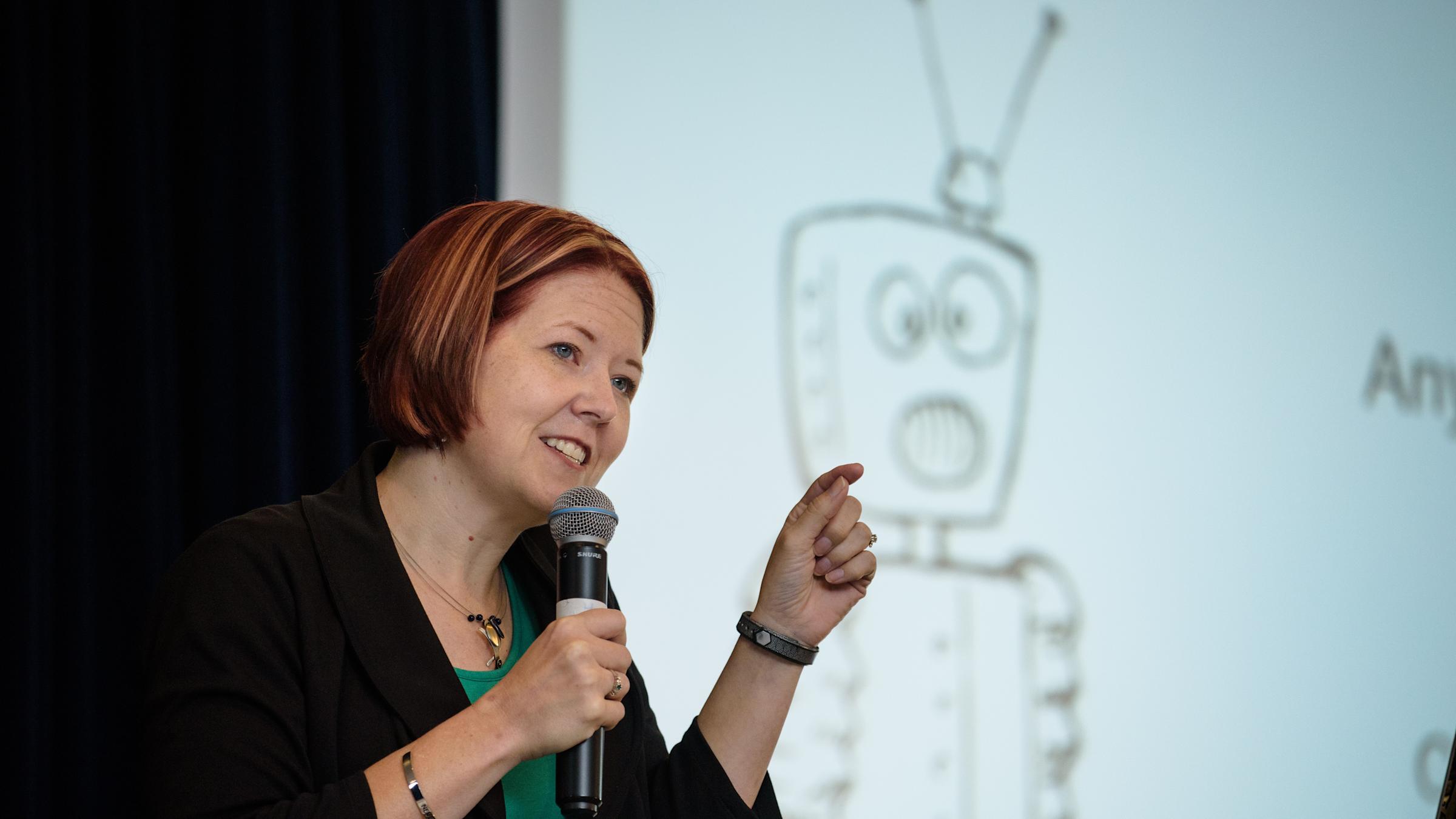 Expert Educator Maria Anderson Speaking at the Reimagining Calculus Conference