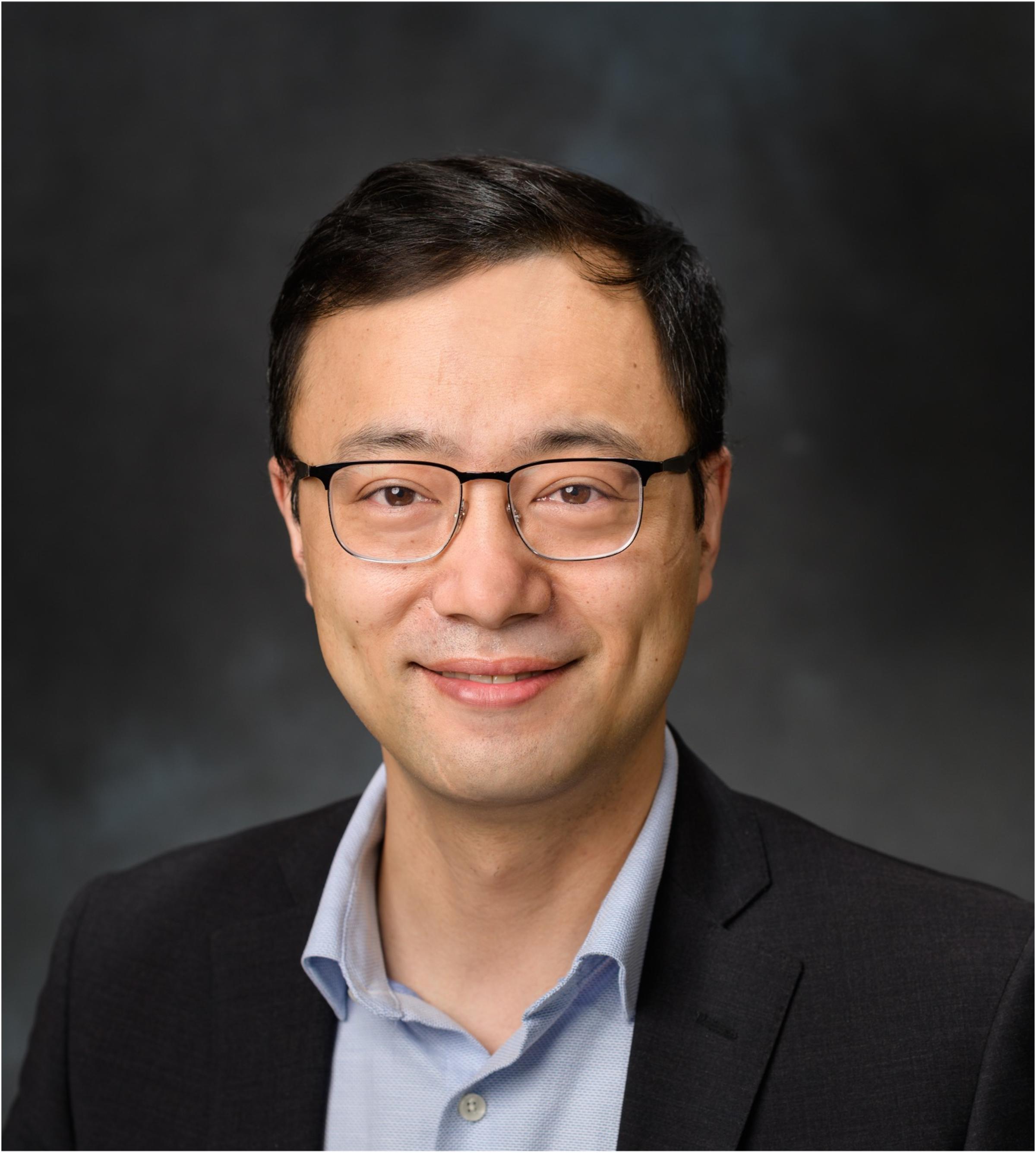 A portrait of Kaijian Liu.