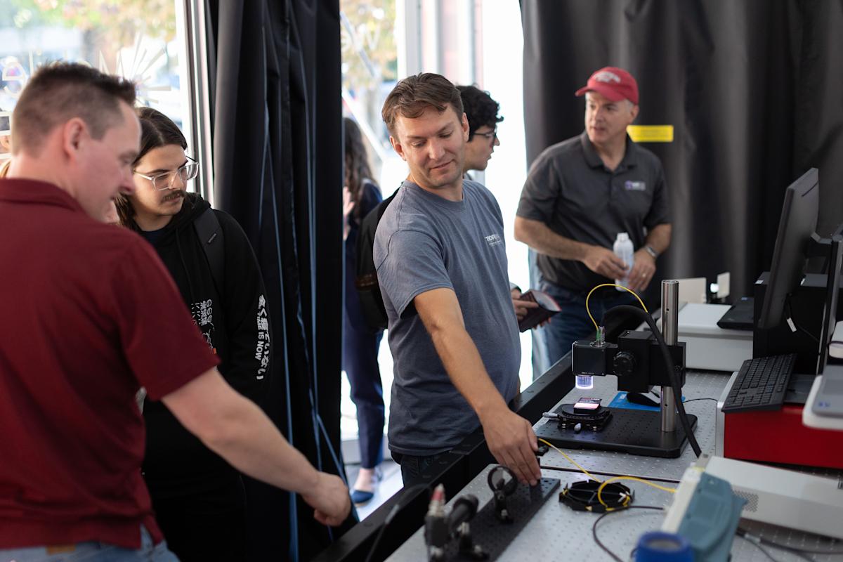 Bill Warger ’03 and Chris Pinyan ’89 leading photonics demonstrations for Stevens students