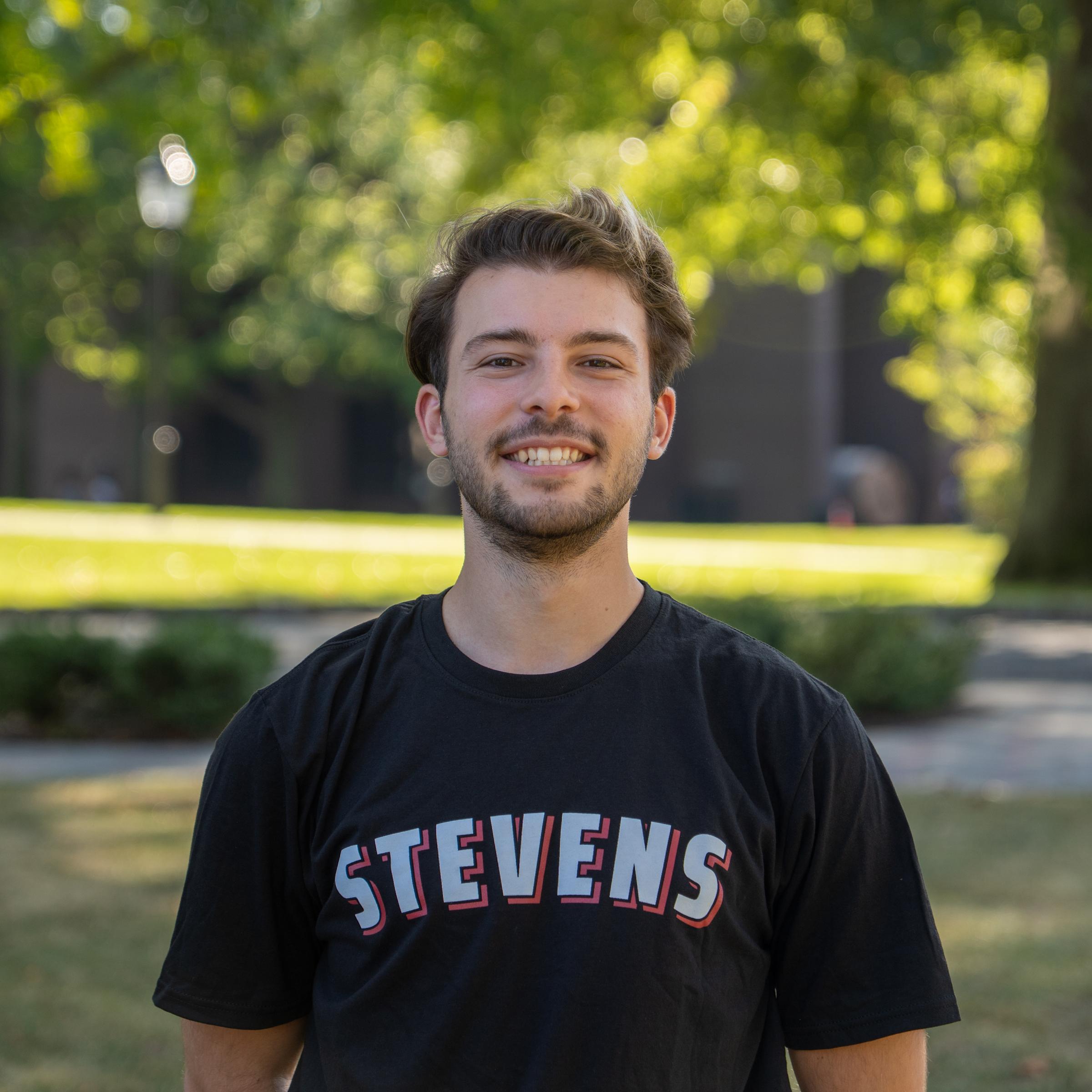 Portrait photo of Thiago Andrade