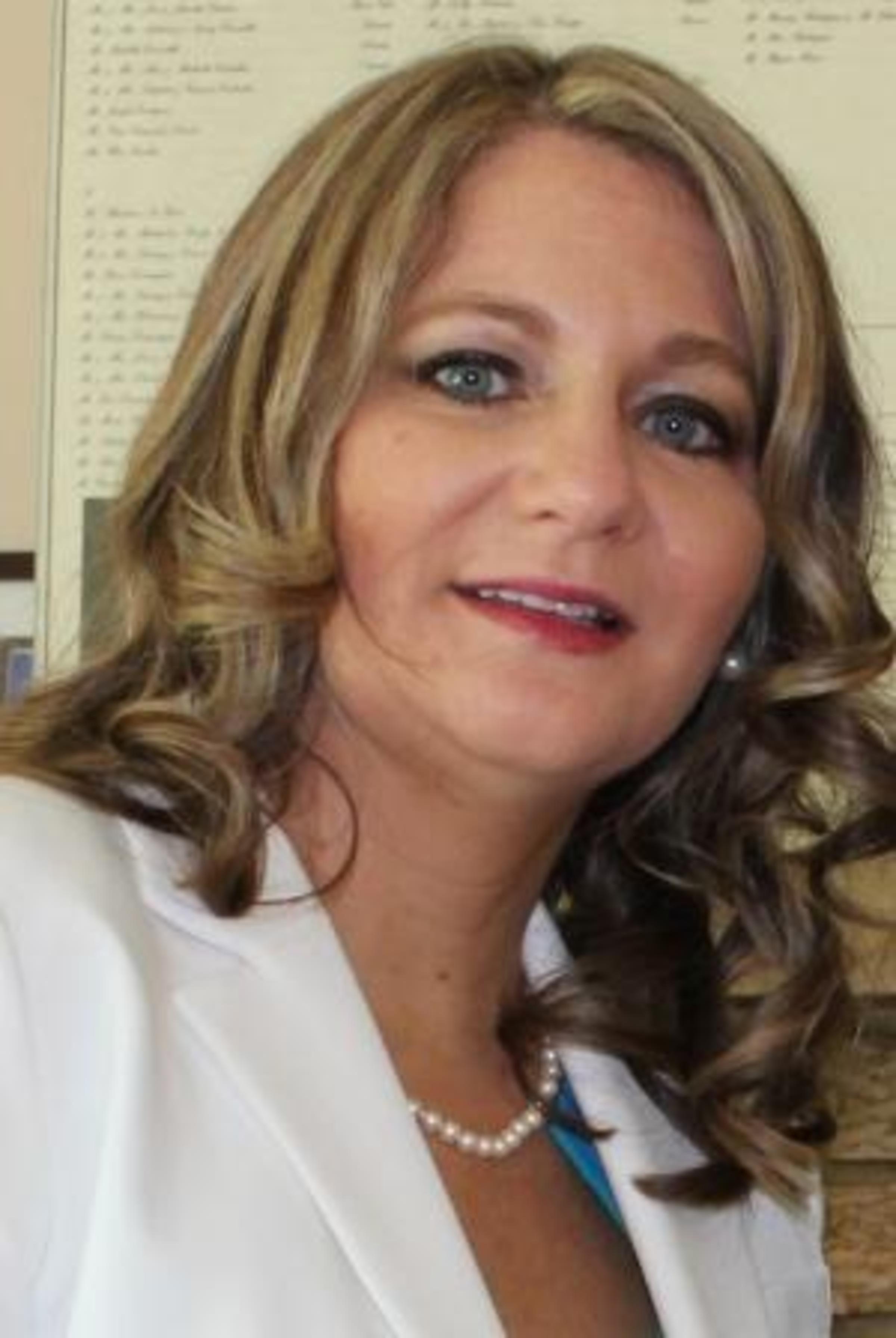 Aimee (Fries) Alonso ’00 headshot