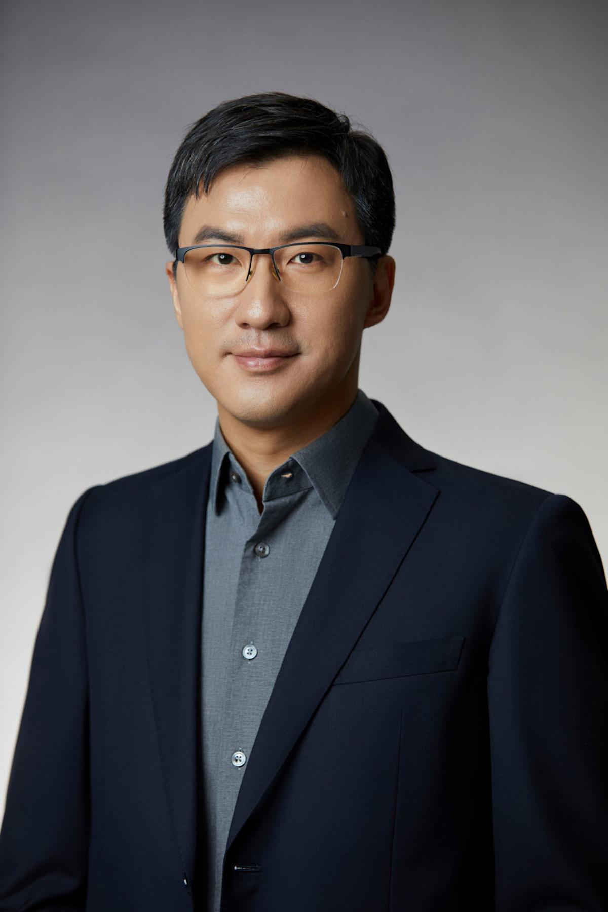 Ye Ouyang headshot
