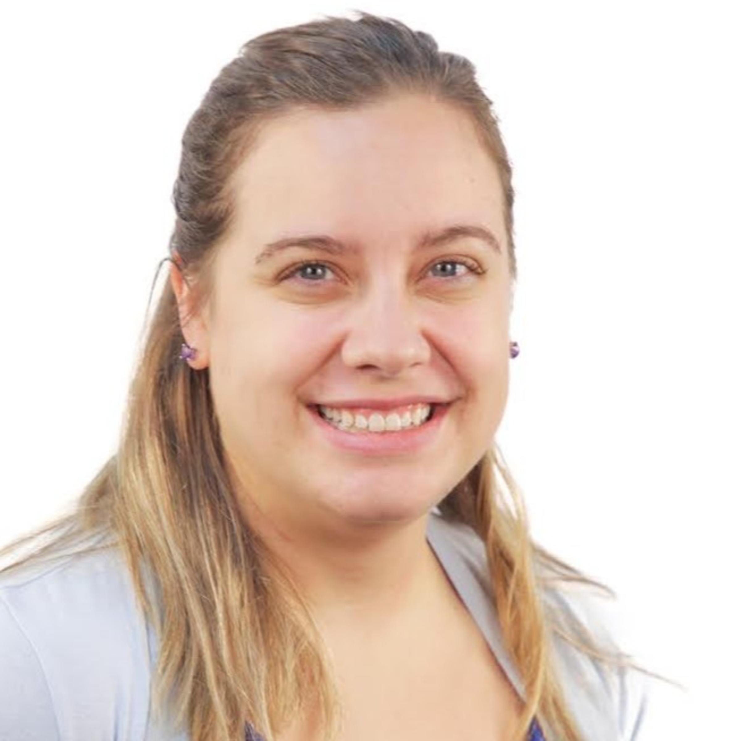 Alecia Poppe ’12 headshot