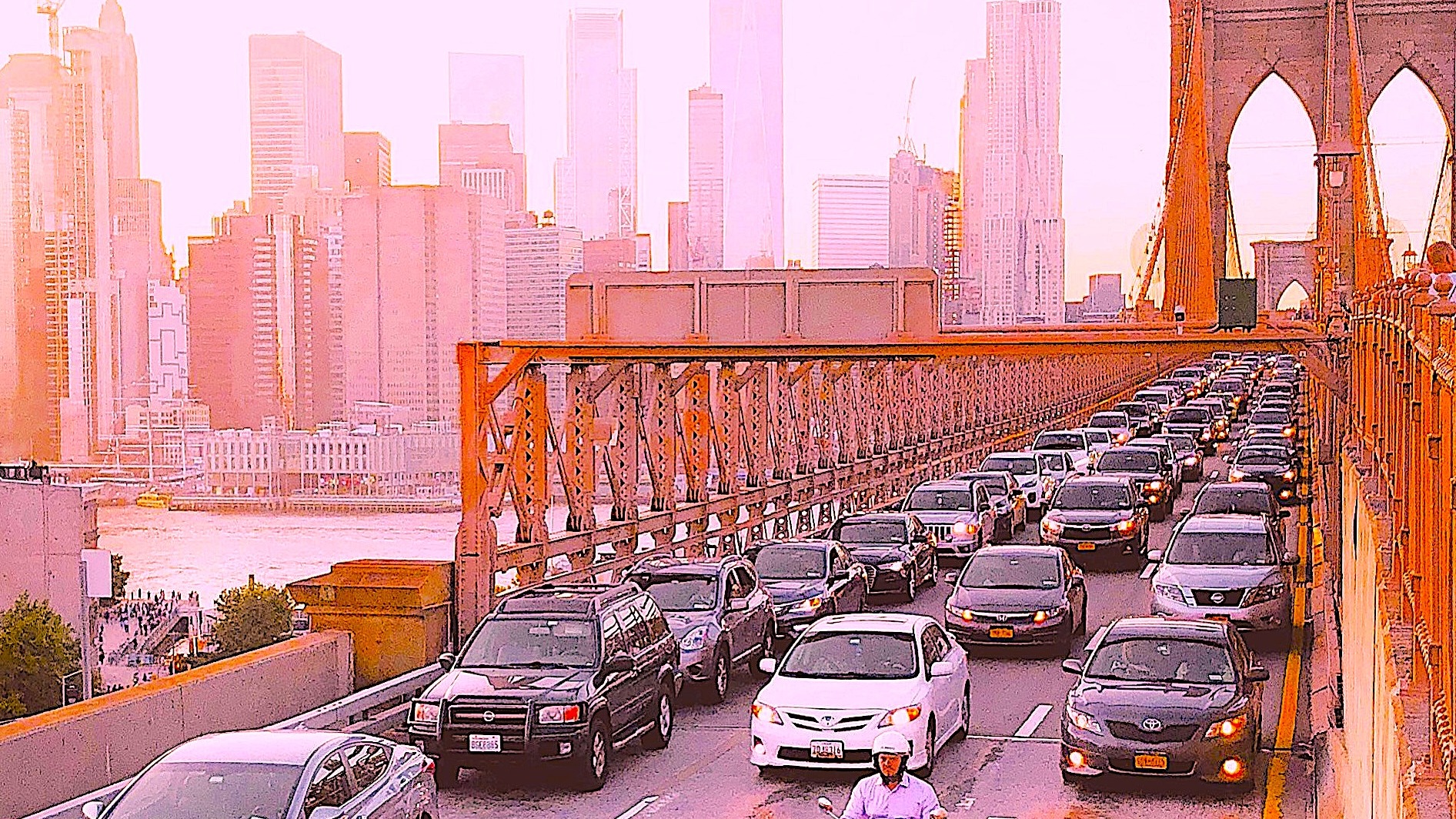 Heavy traffic on a New York City bridge