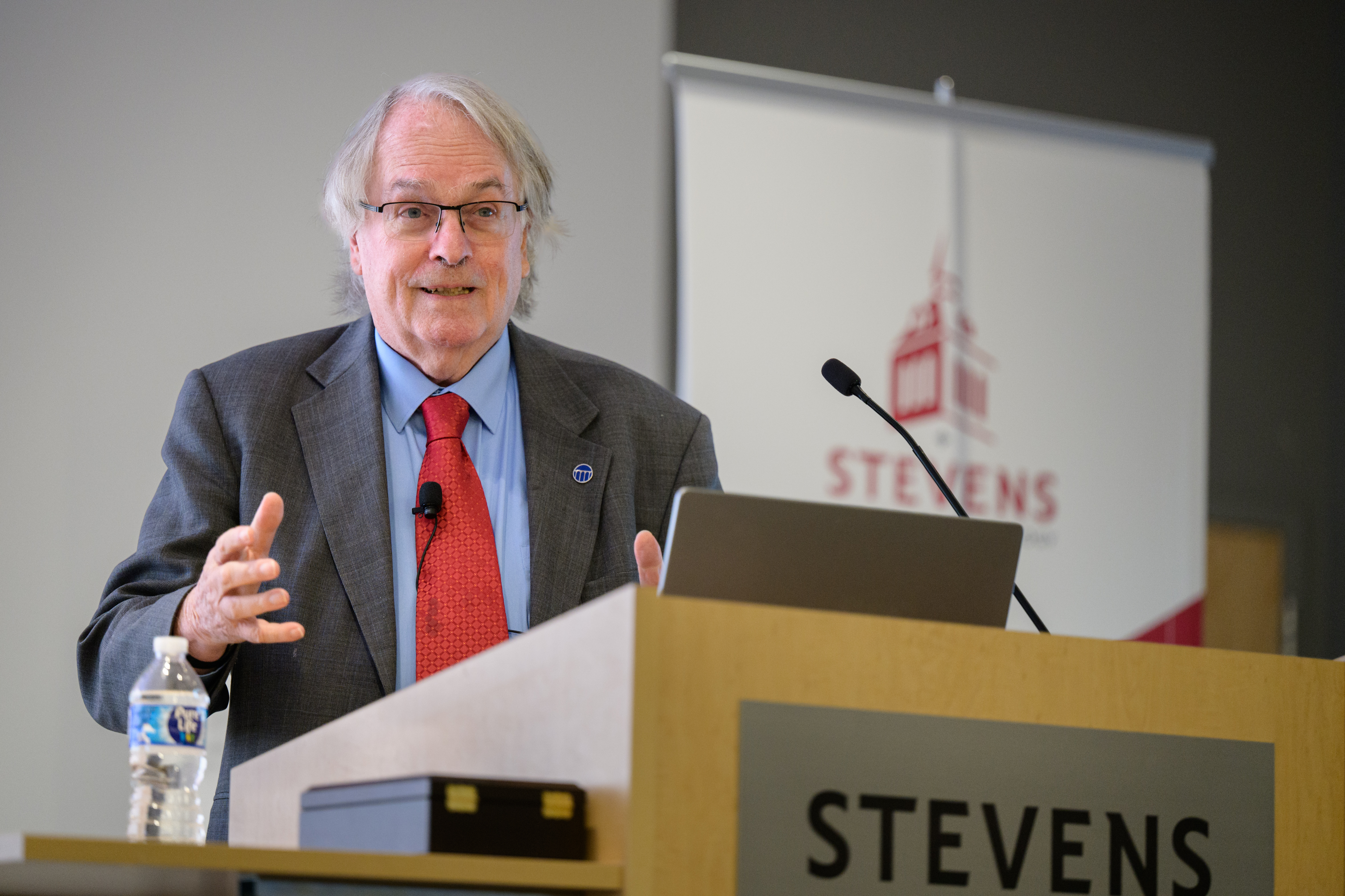 Nobel Laureate M. Stanley Whittingham on stage at Stevens in Fall 2025