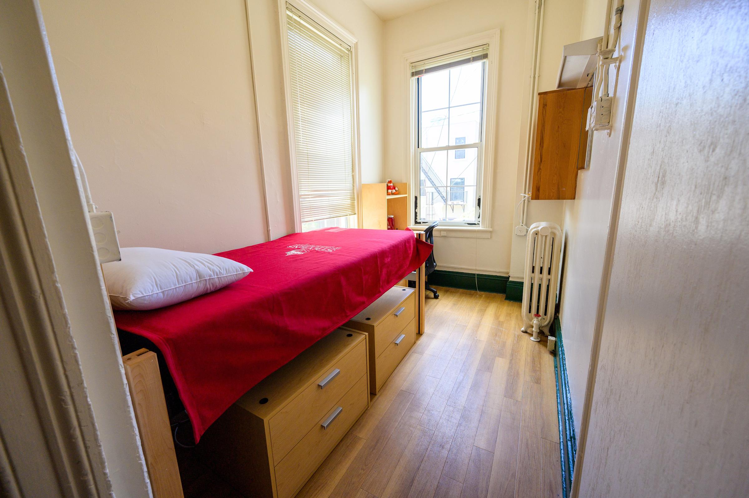 1036 Park Avenue Single Room