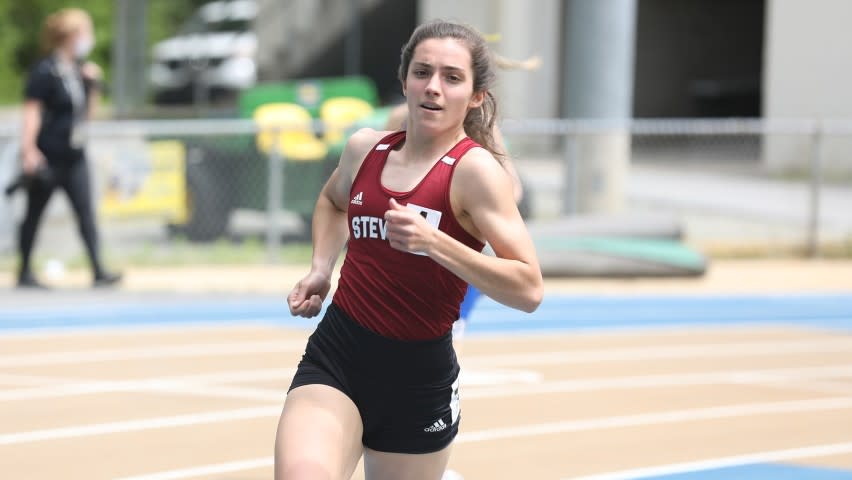Image of Track and Field athlete, Gina Dello Russo