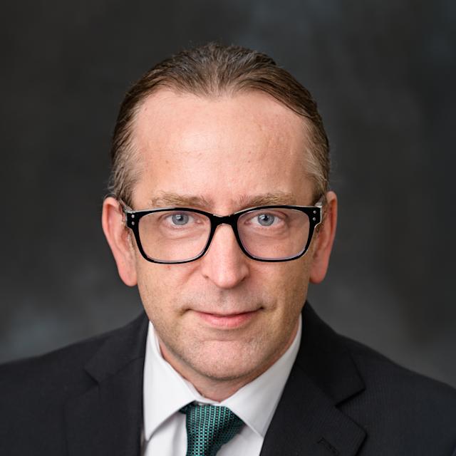 Portrait photo of Ivan Knapp