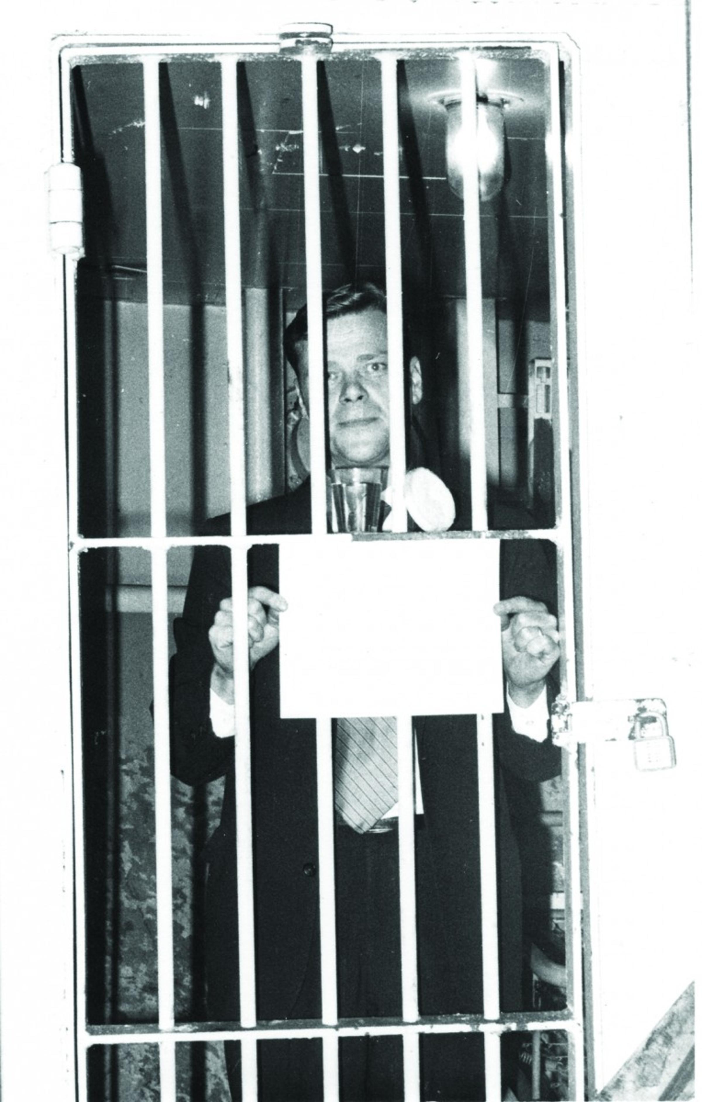 Richard Eversen, trapped in the ship's brig