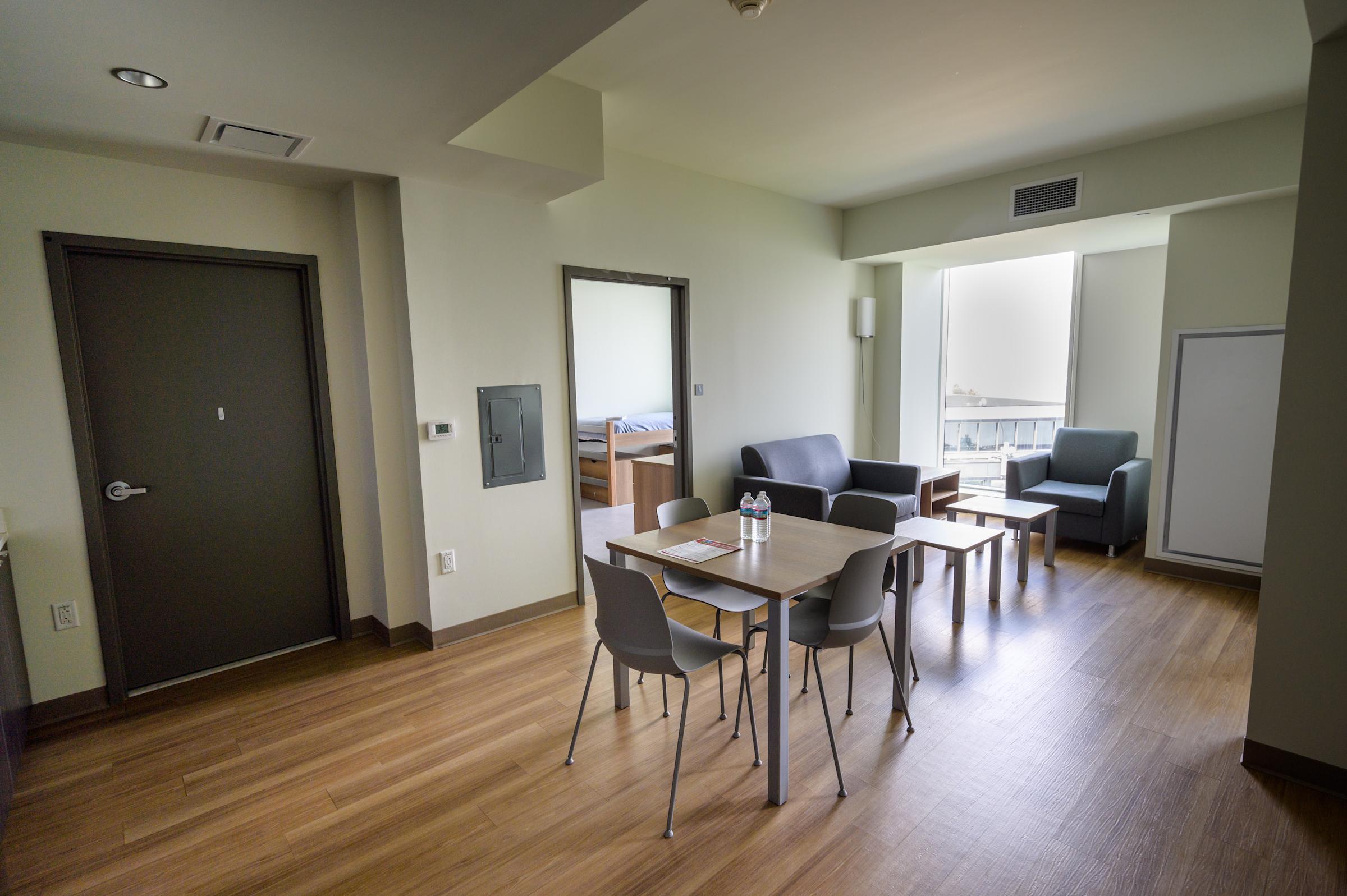 Deluxe Single Common Area Image Slide