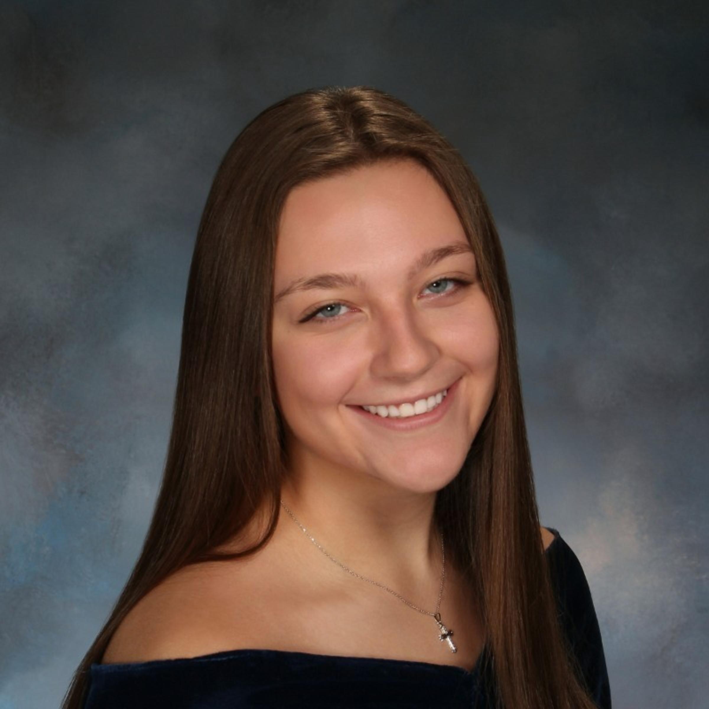 Headshot of Isabella MacRae