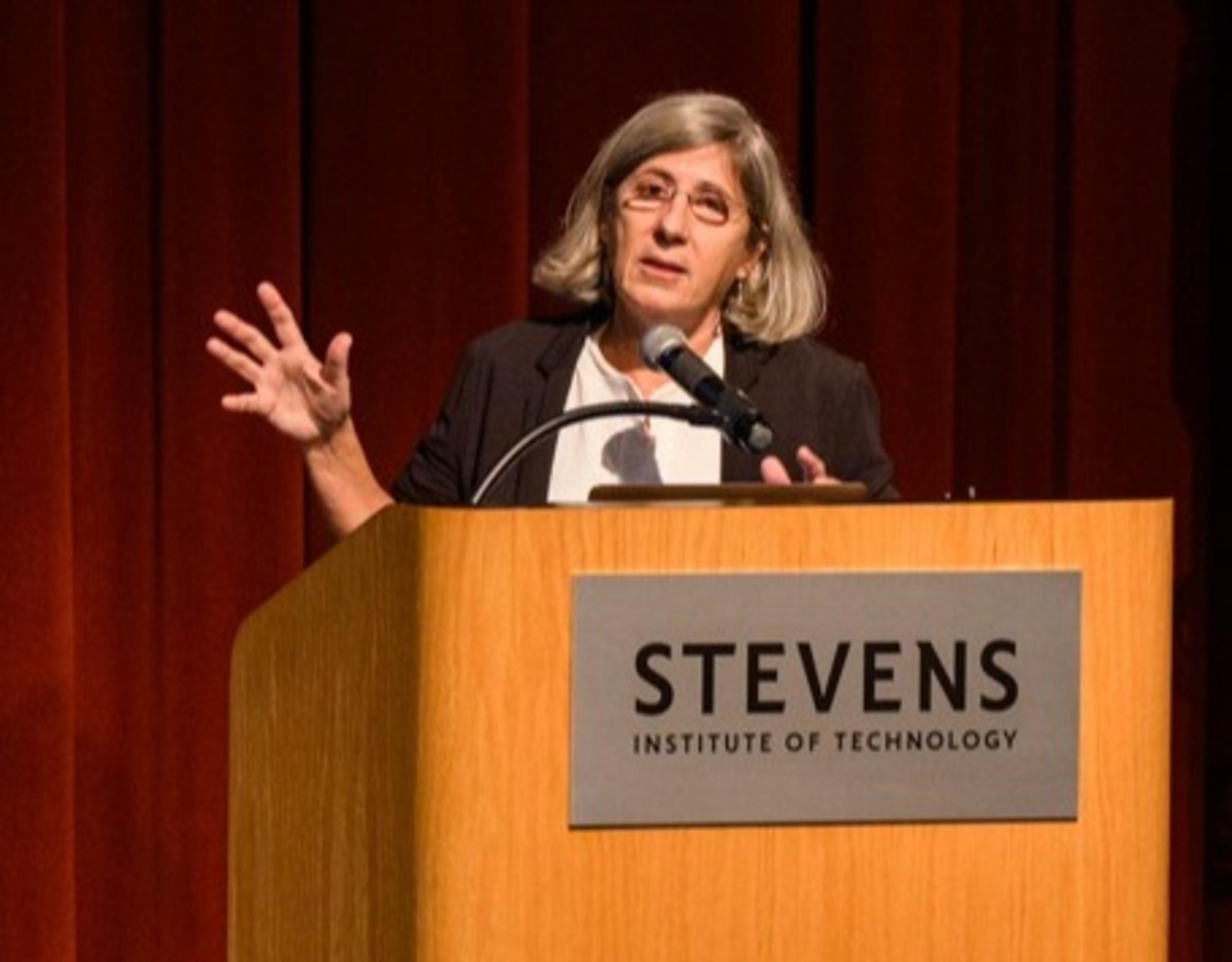 portrait of Manuela Veloso