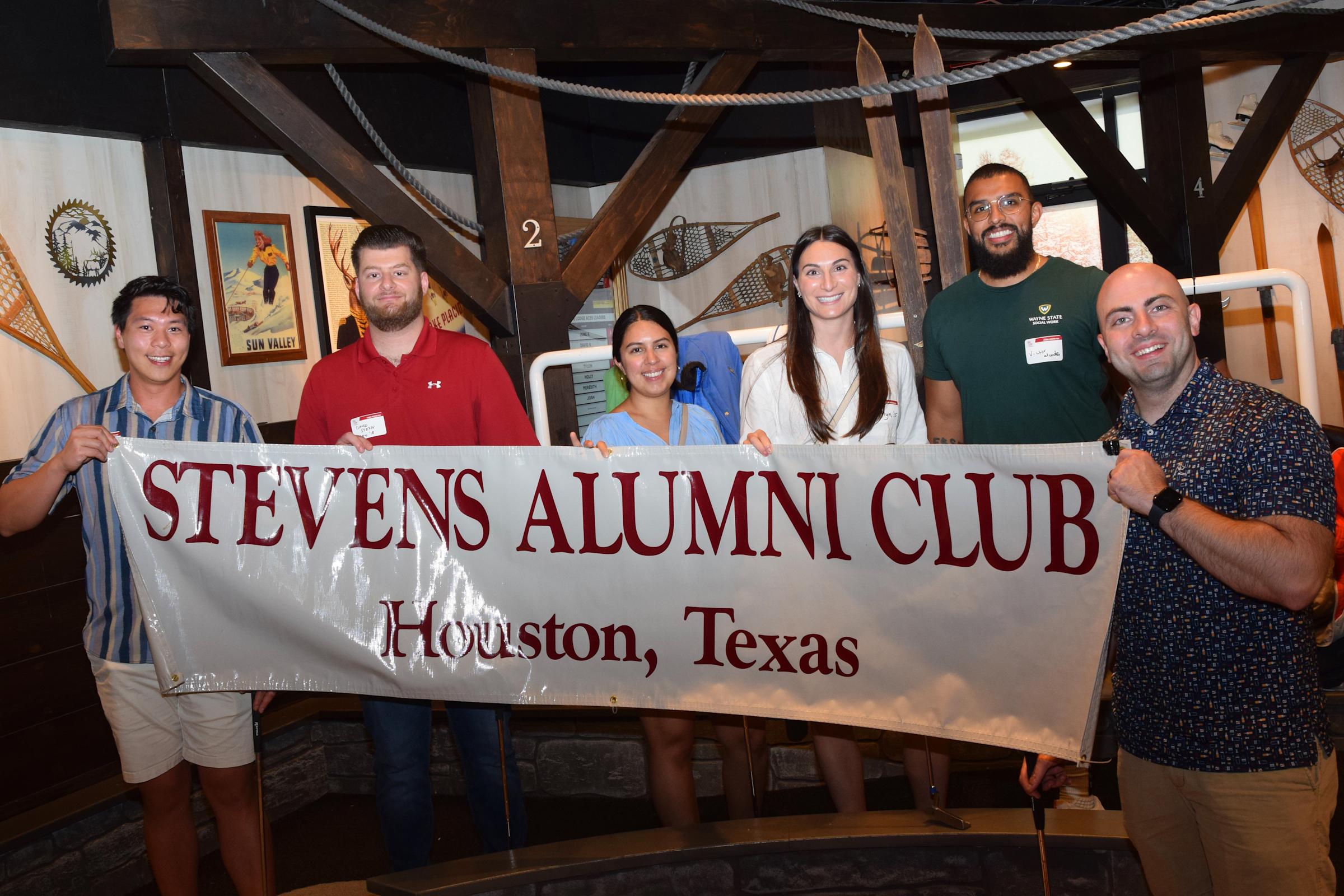 Alumni from the Houston Regional Network gather to mini golf and celebrate Alumni Weekend 2025