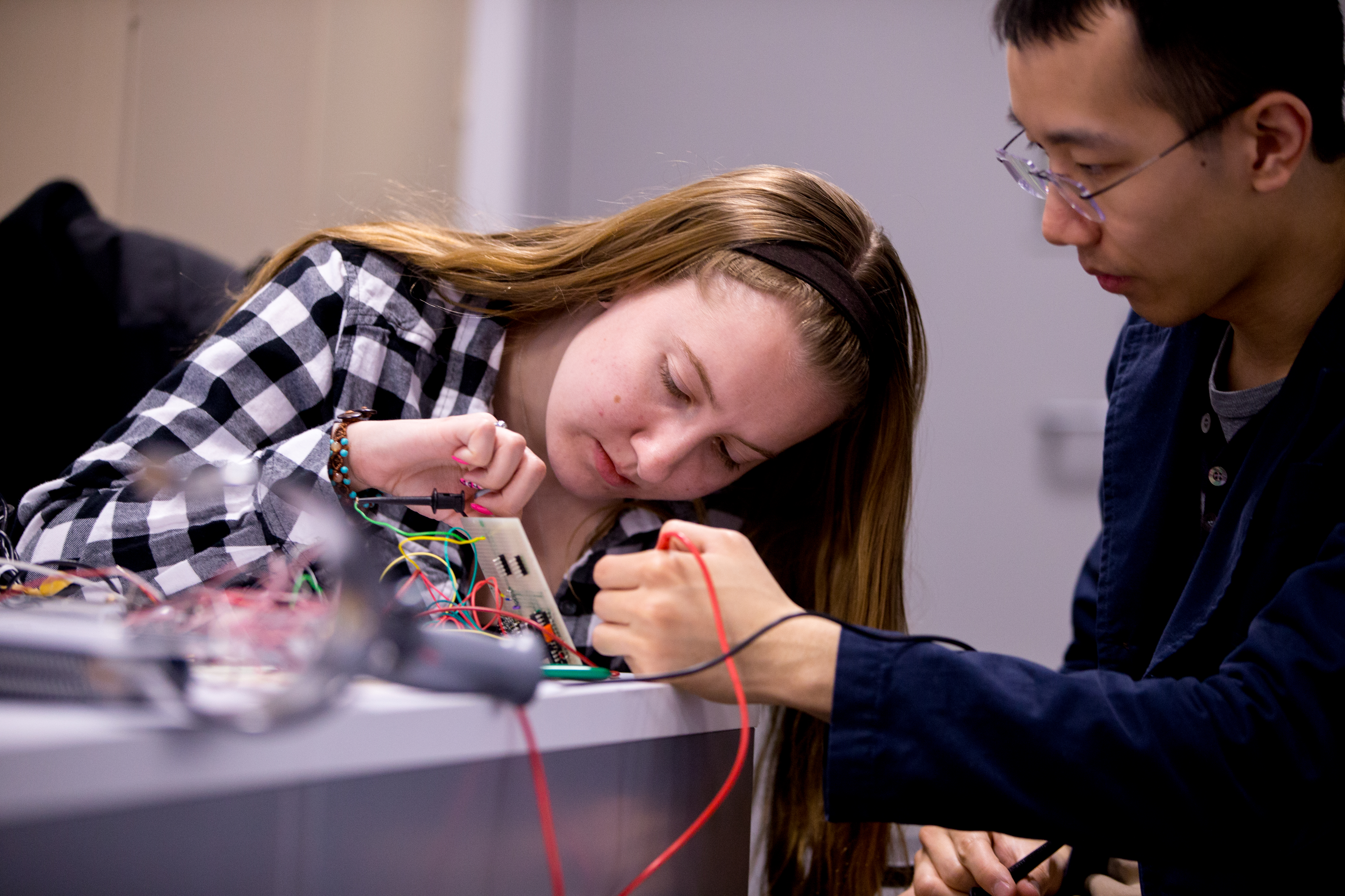 students working together on project