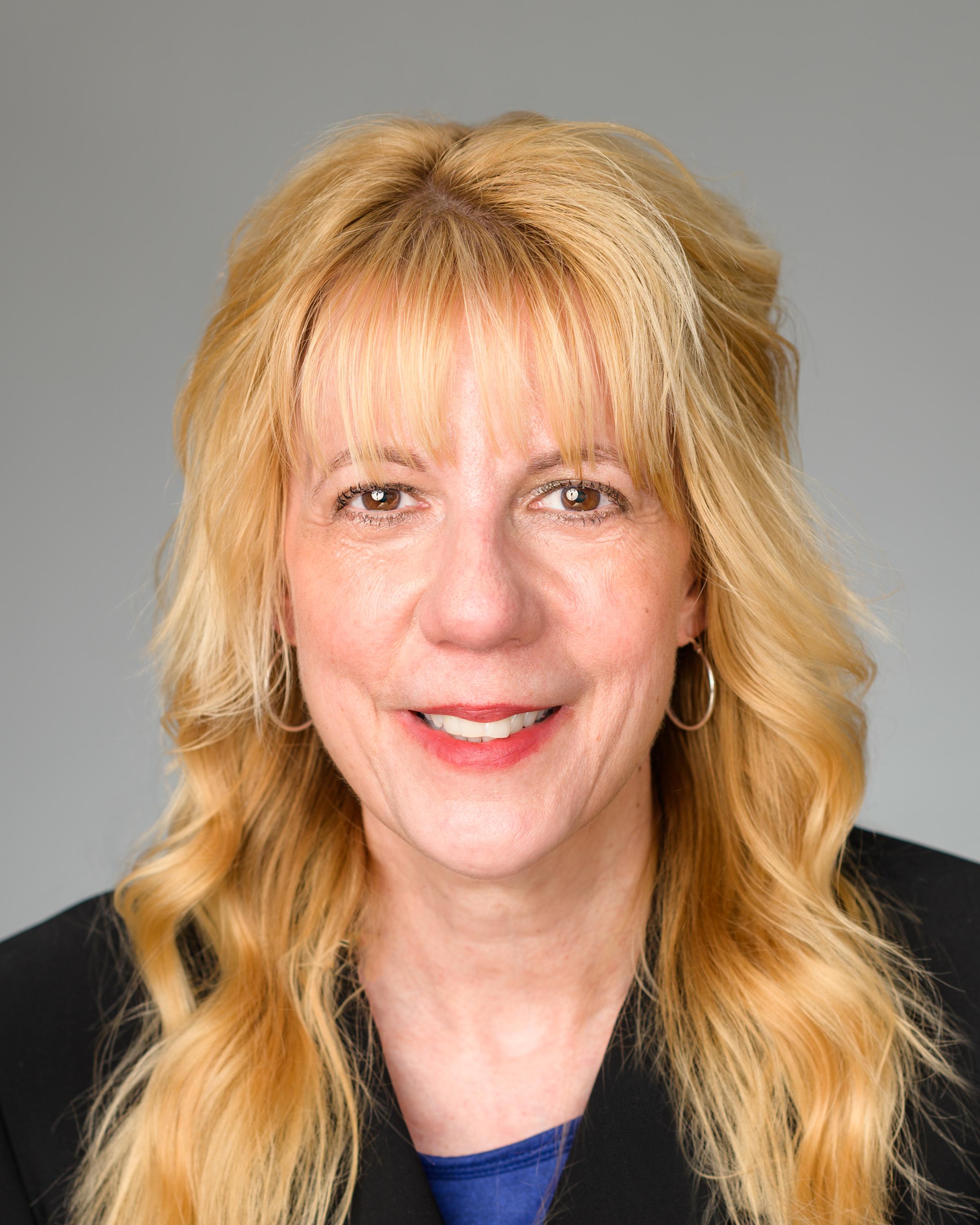 Michelle Giles Headshot