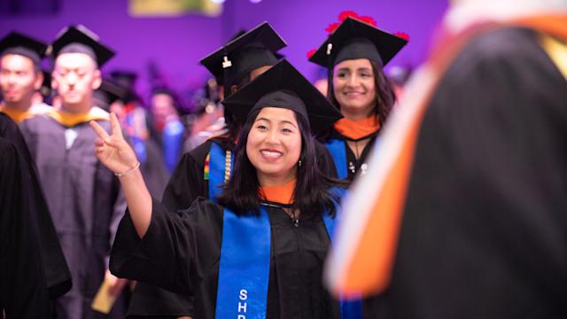 UNDERGRAD_commencement-7296