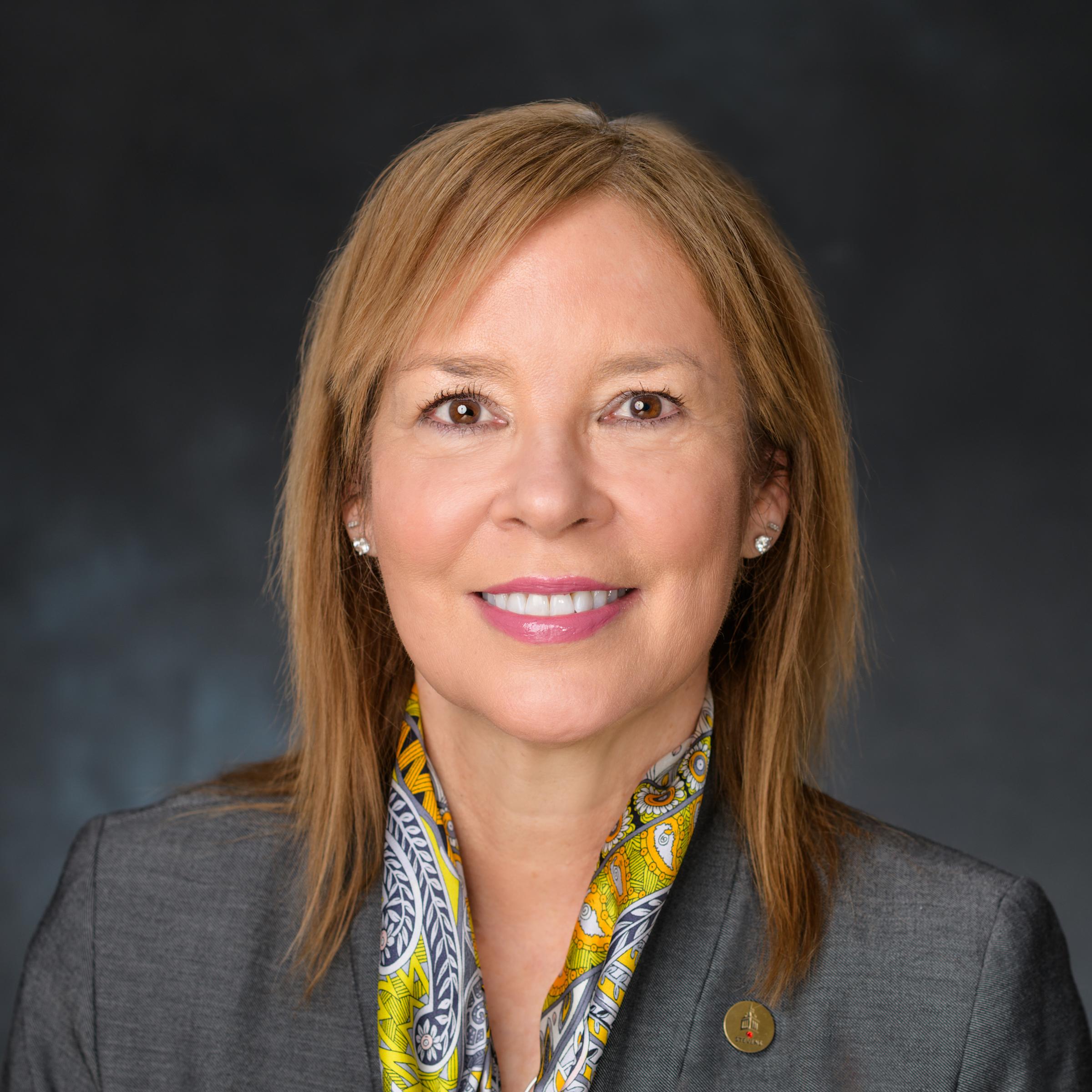 Square Photo of Beth McGrath