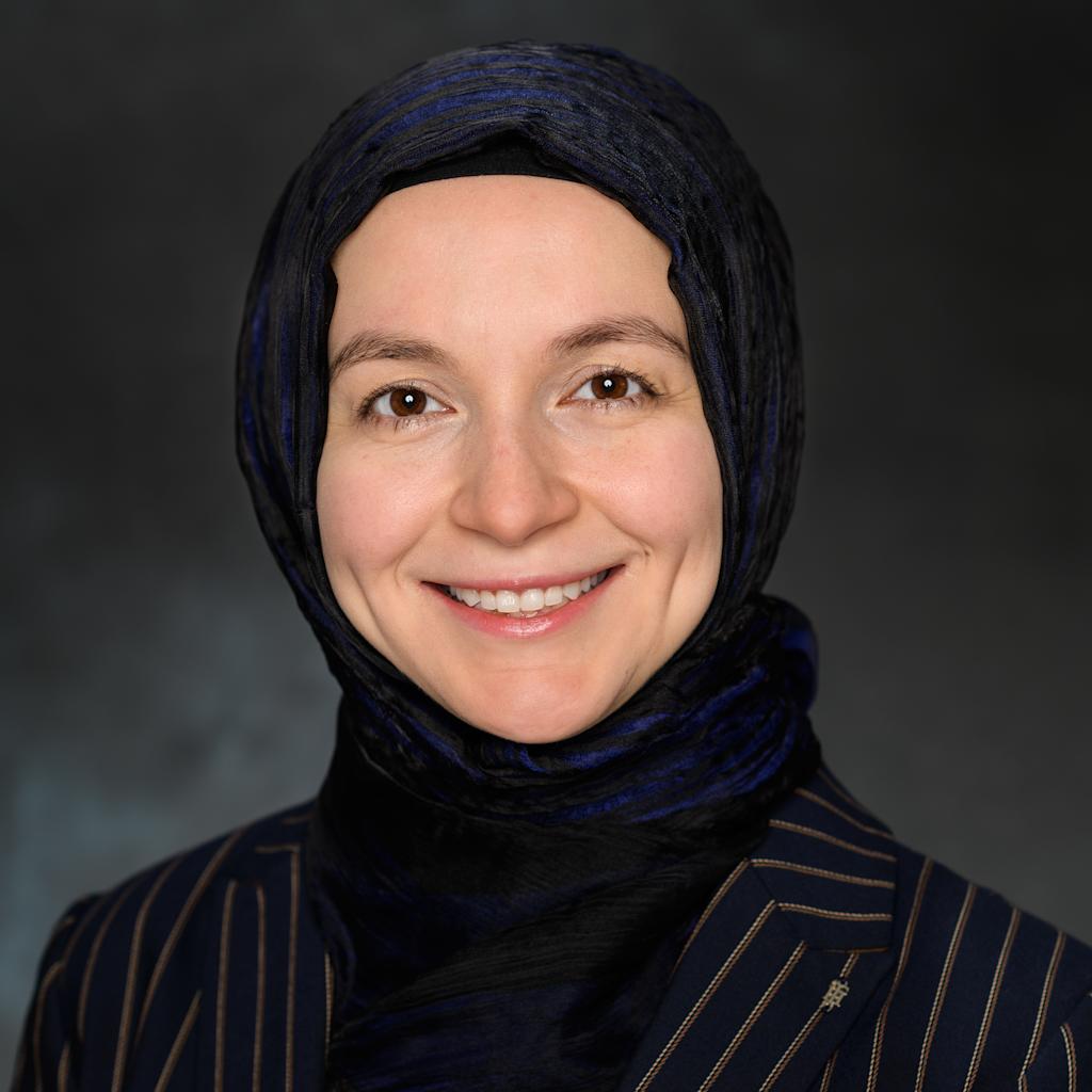 Zumrut Akcam-Kibis (zakcamki)