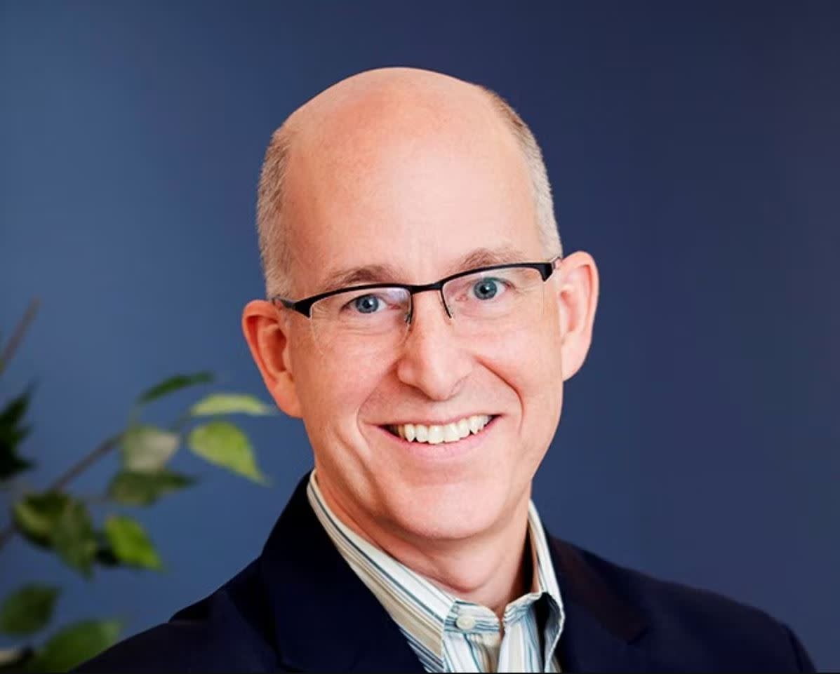 Charles Buscarino Headshot