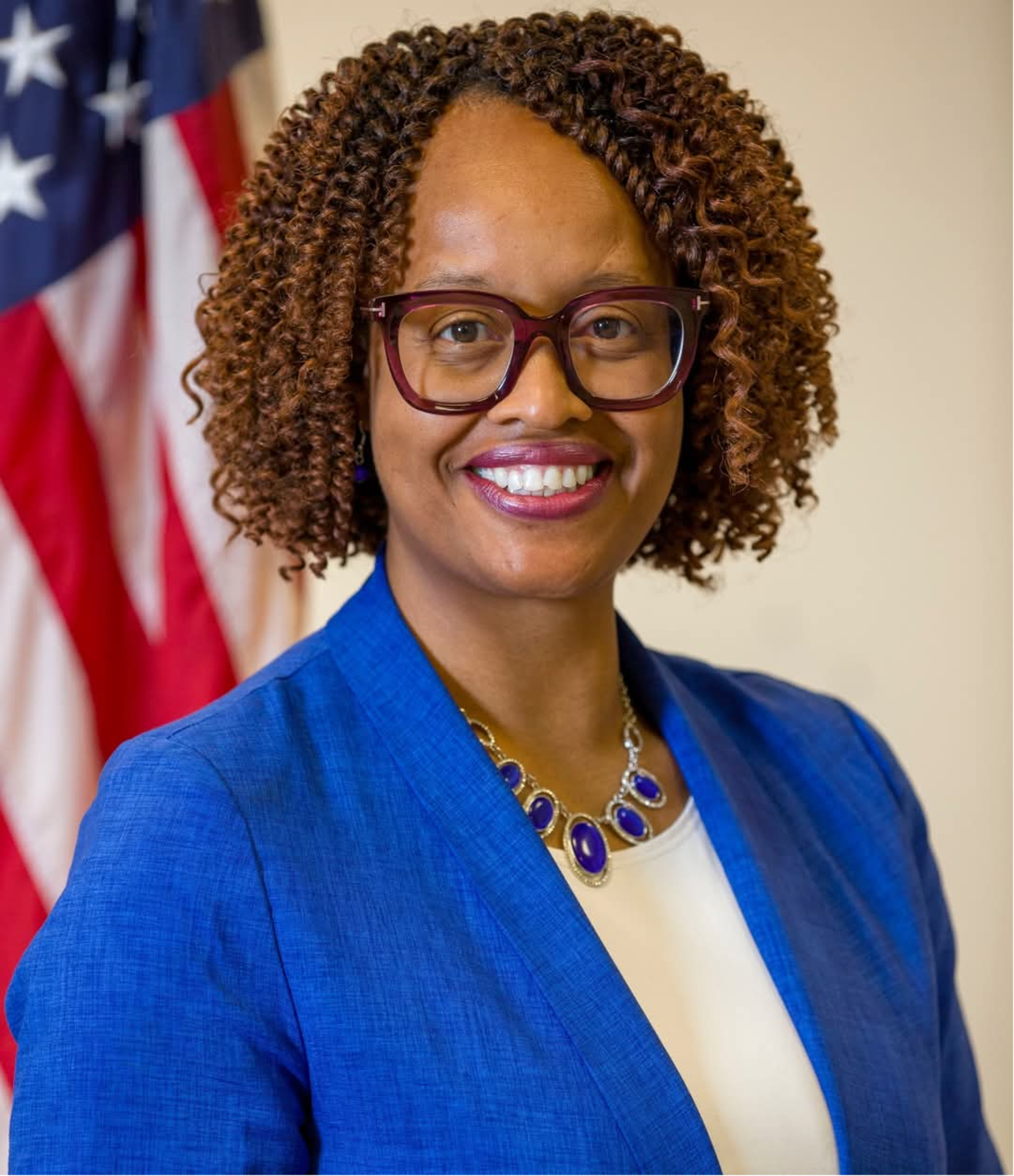 Headshot of Angela McKnight