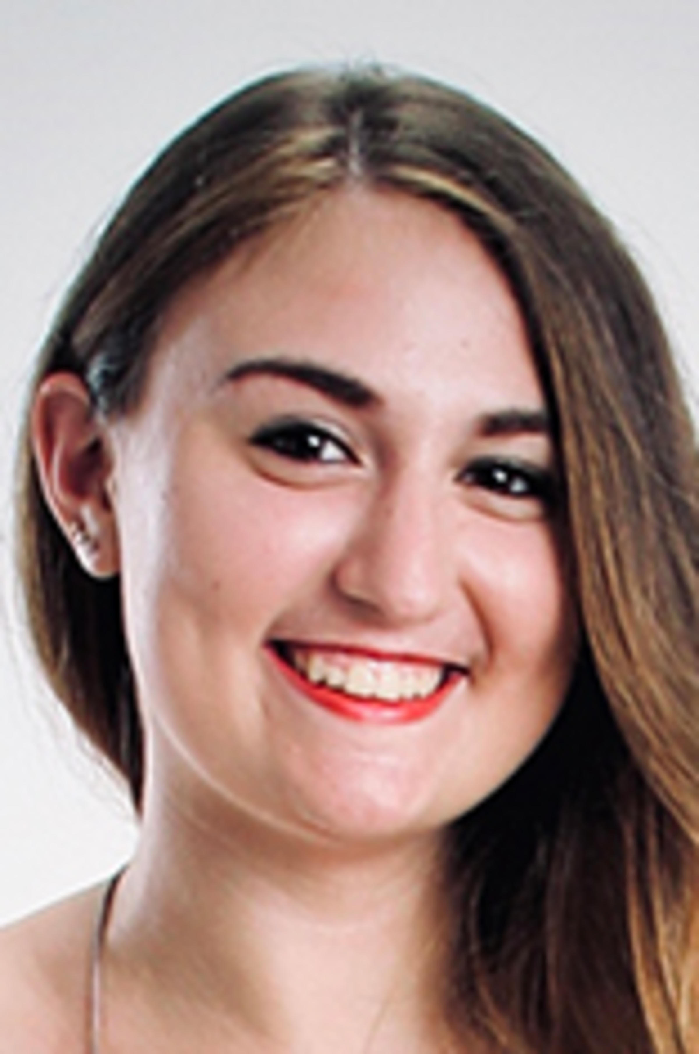 Headshot of Devon Leslie