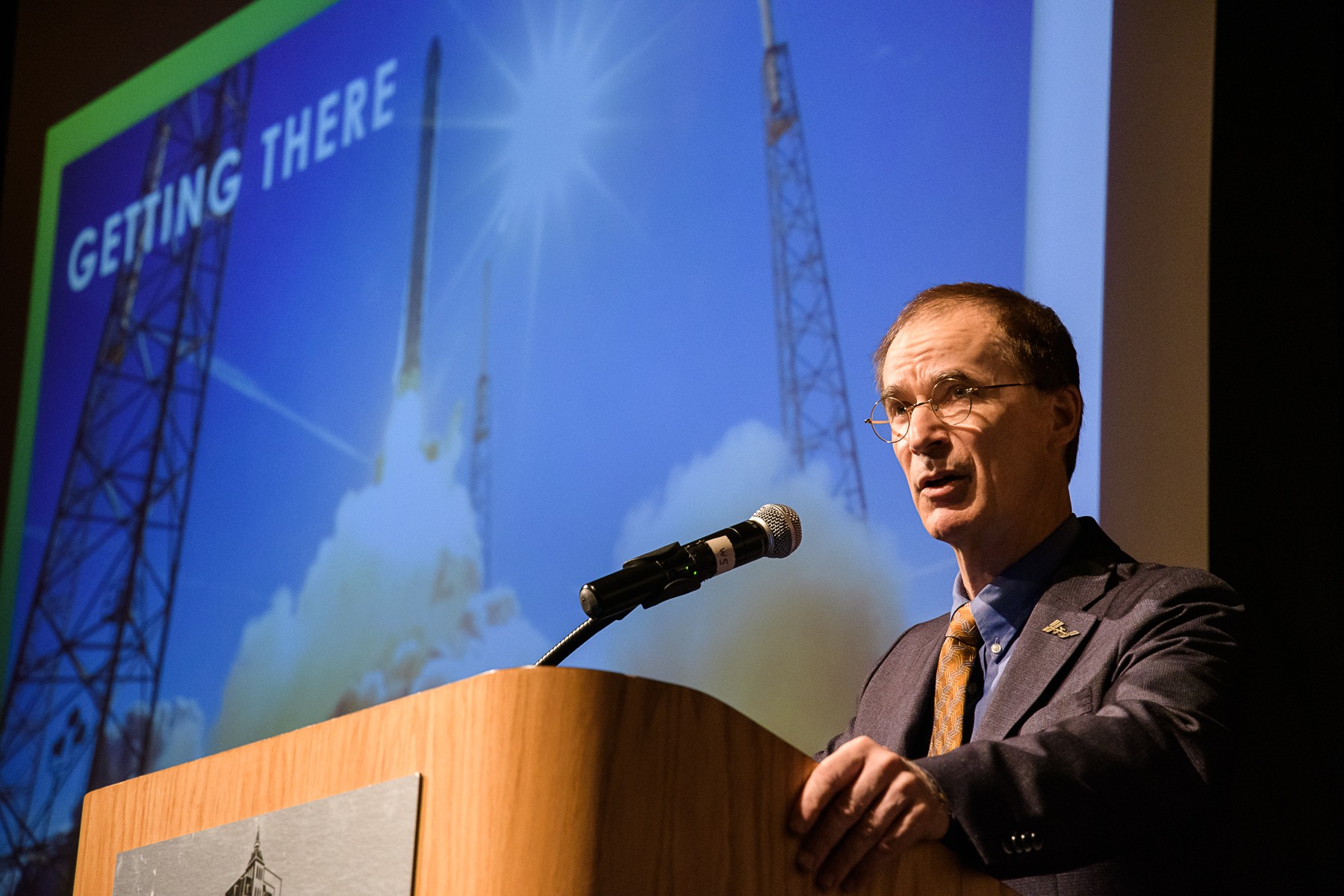 CAPTION: C. Randy Giles, chief scientist of the International Space Station’s U.S. National Research Laboratory, speaking at the Dean’s Lecture Series for the Schaefer School of Engineering and Science at Stevens. CREDIT: Jeff Vock.