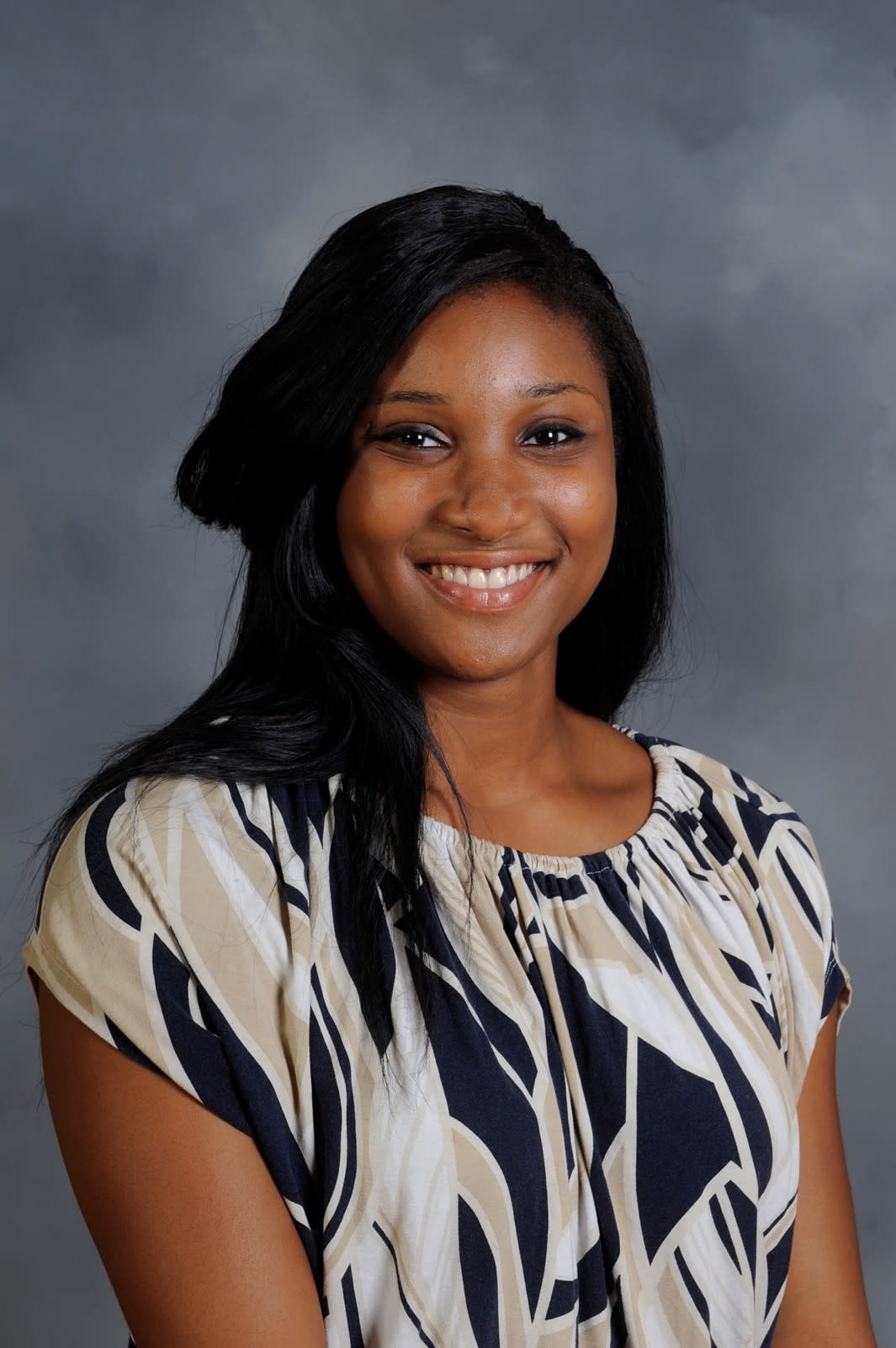 Gladys Njoku ’16 headshot from college