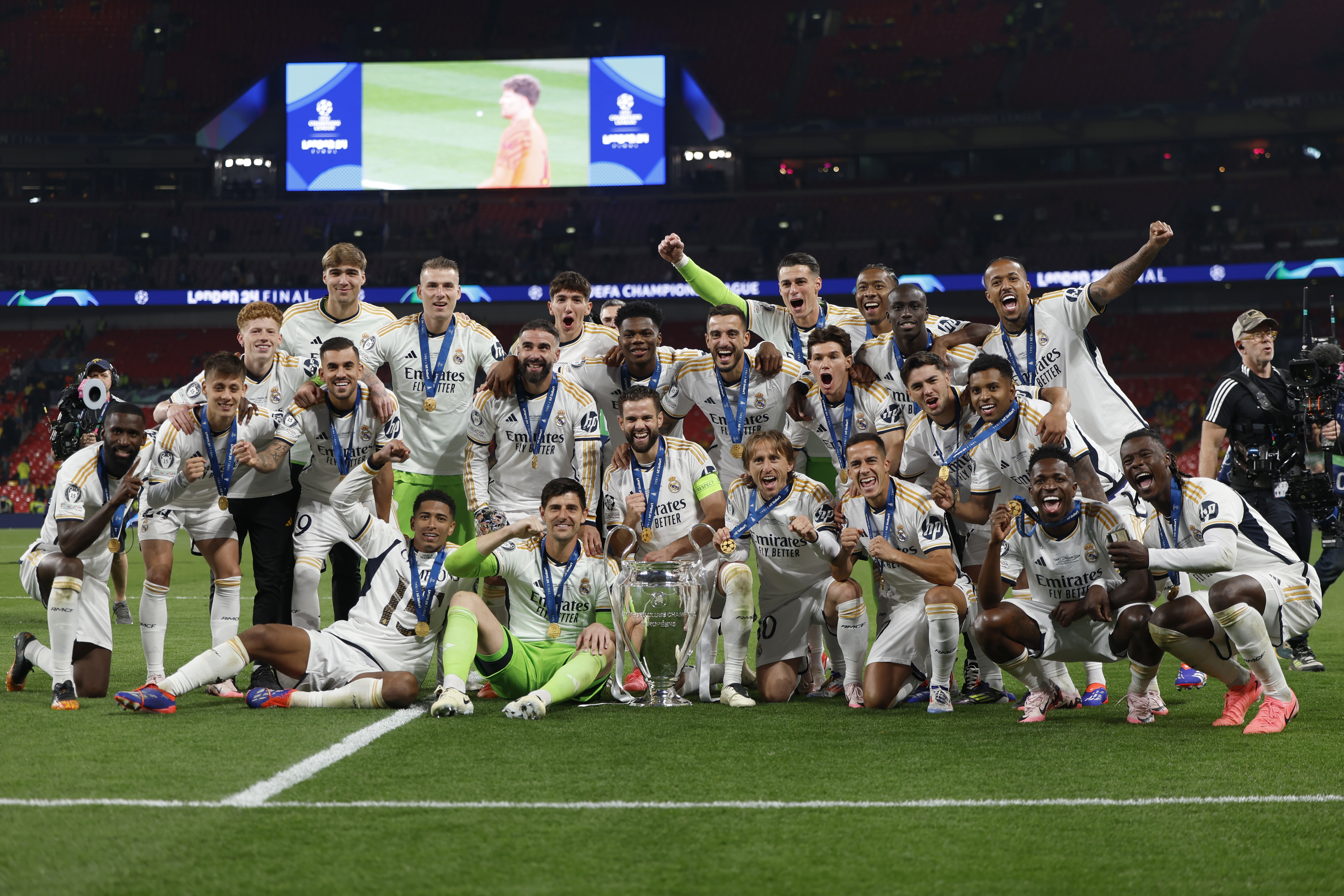 Real Madrid team trophy photo
