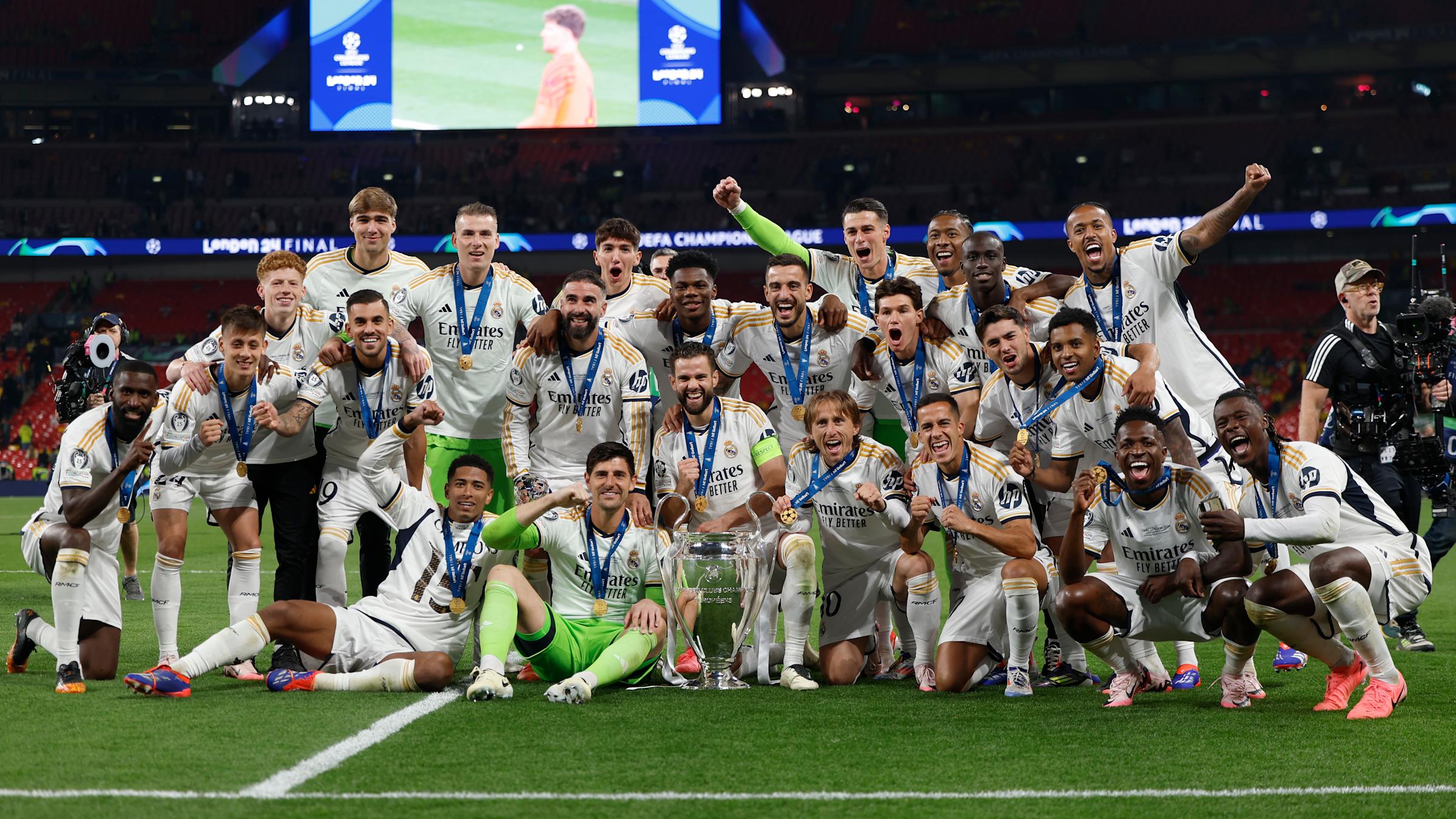 Real Madrid team trophy photo