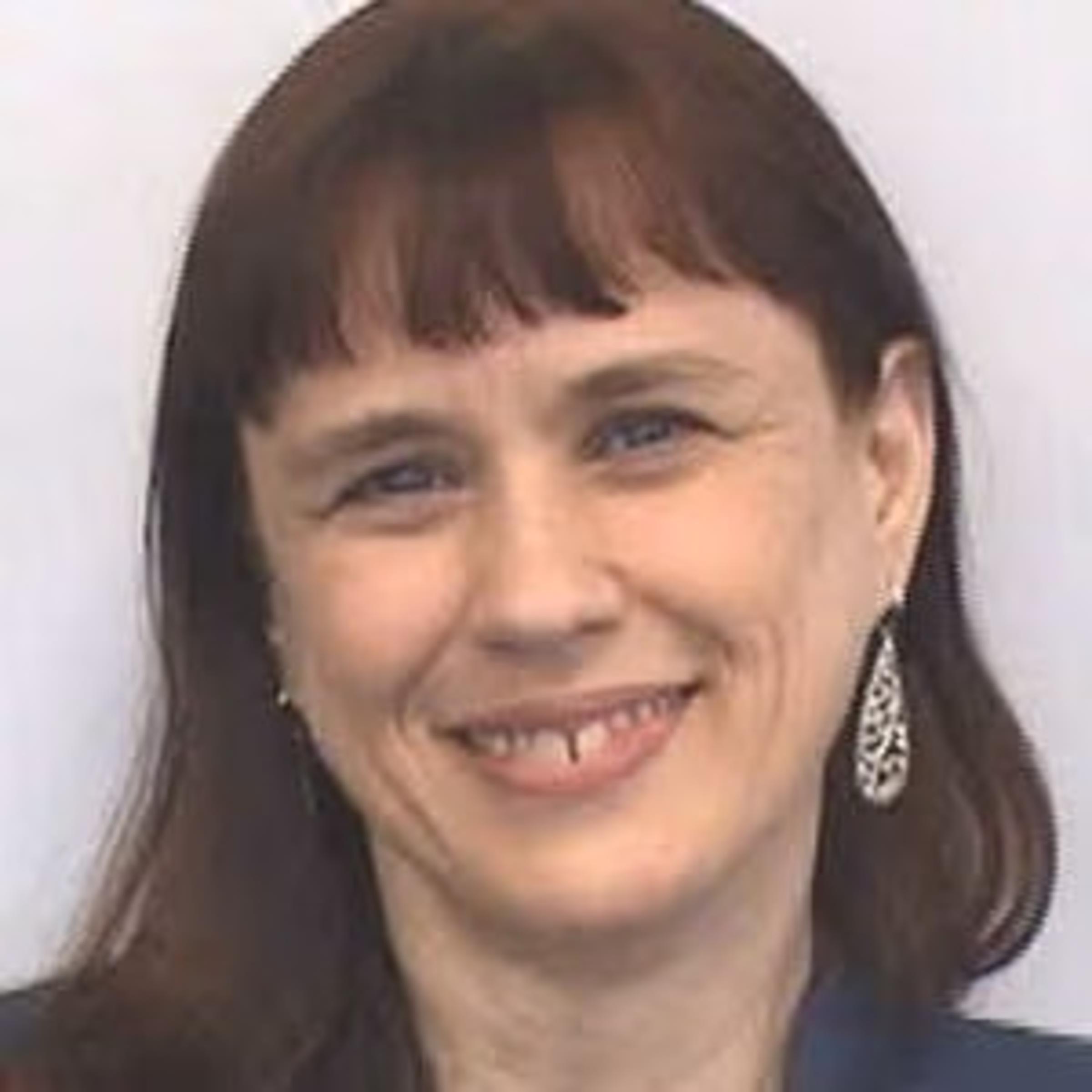 Bethany Reeves headshot